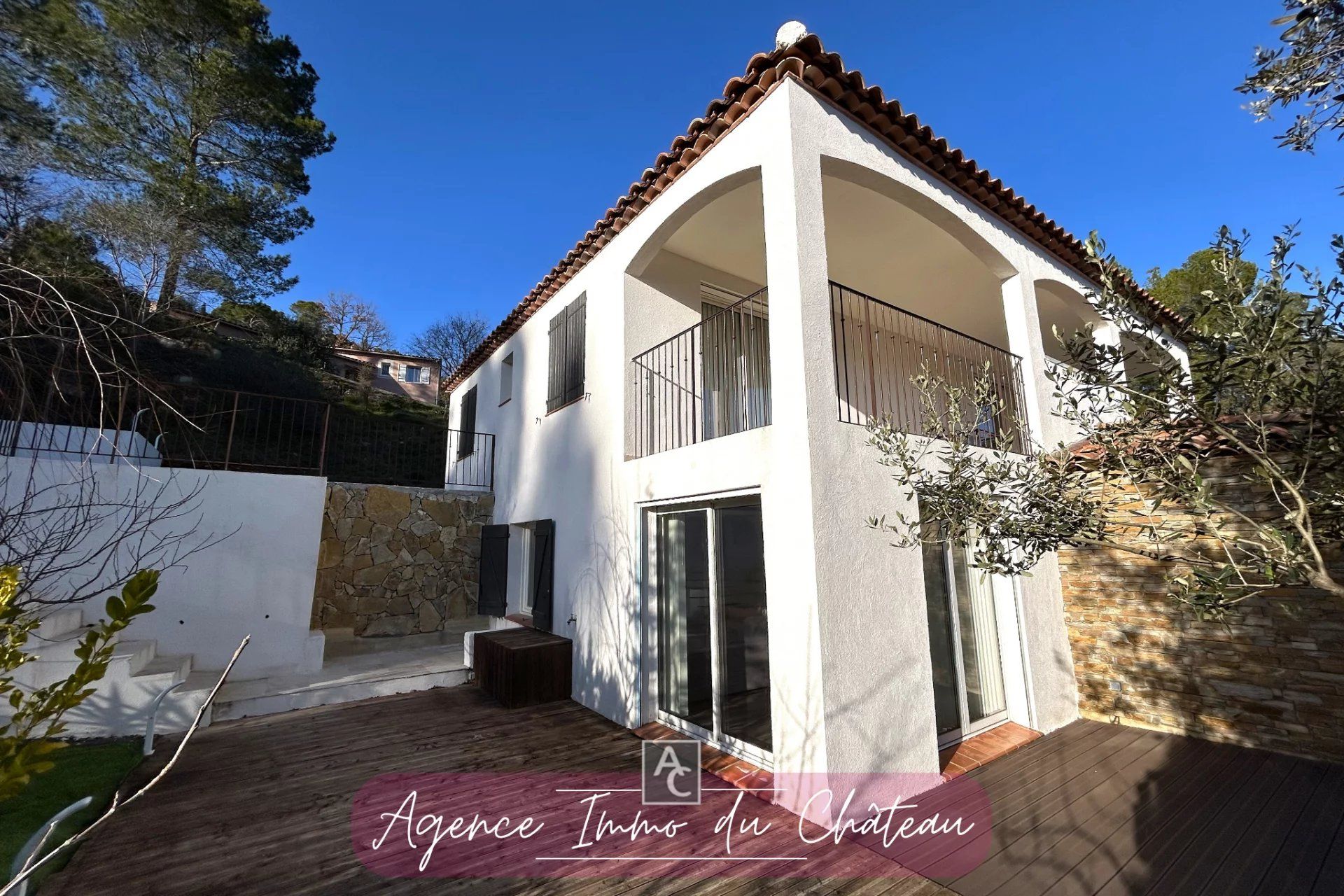 House in Le Luc, Provence-Alpes-Cote d'Azur 12885823