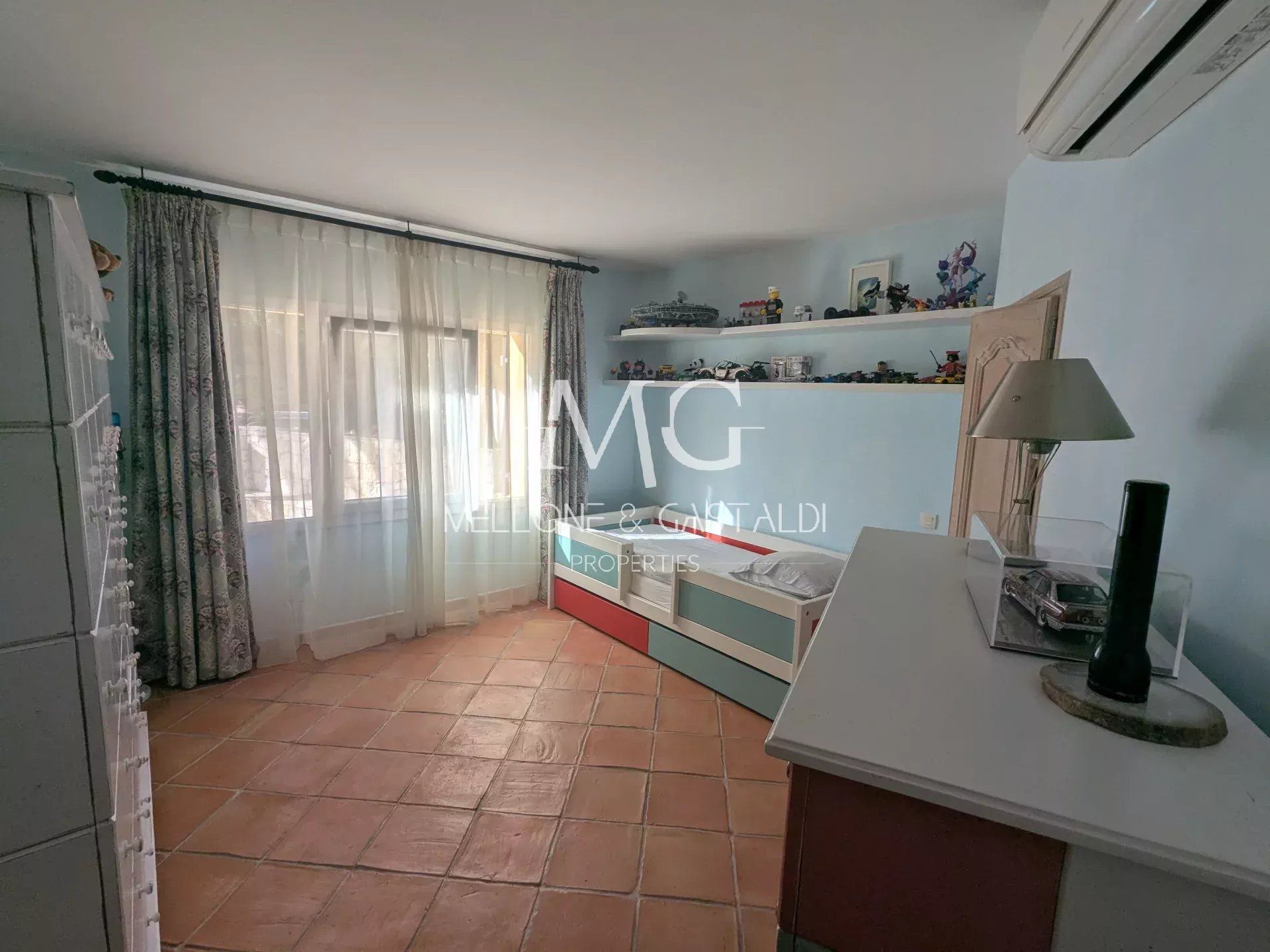 Casa nel Roquebrune-sur-Argens, Var 12885848