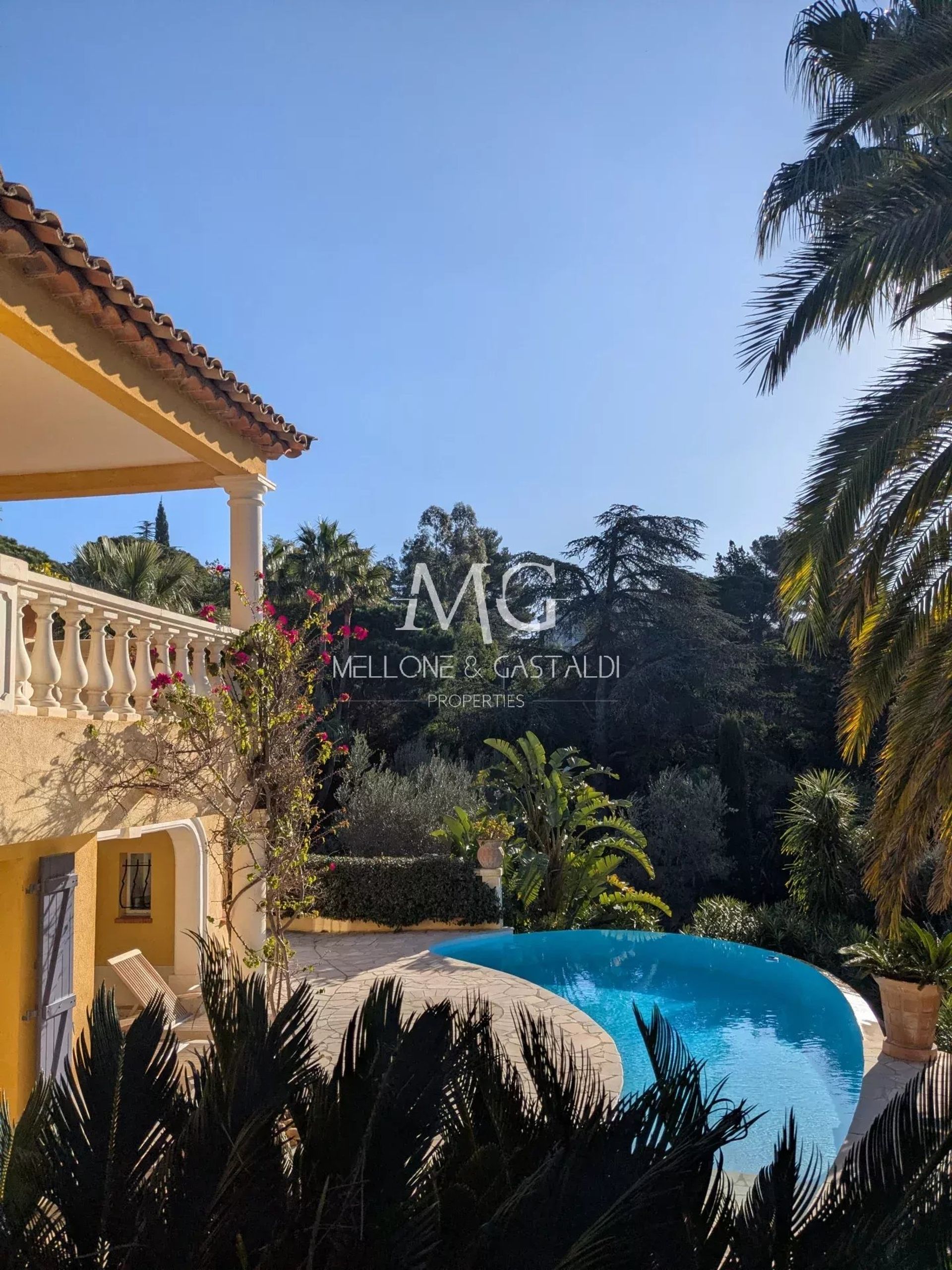 Casa nel Roquebrune-sur-Argens, Var 12885848