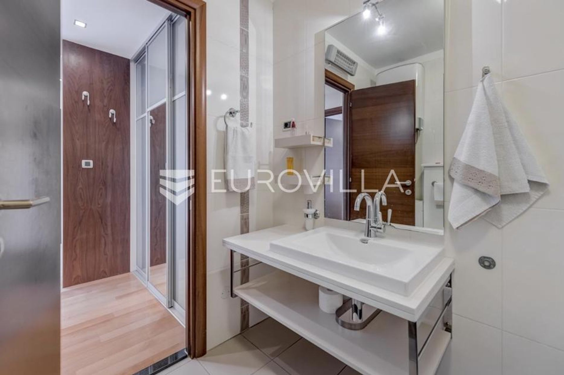 Condominio en Split, Splitsko-dalmatinska županija 12885954