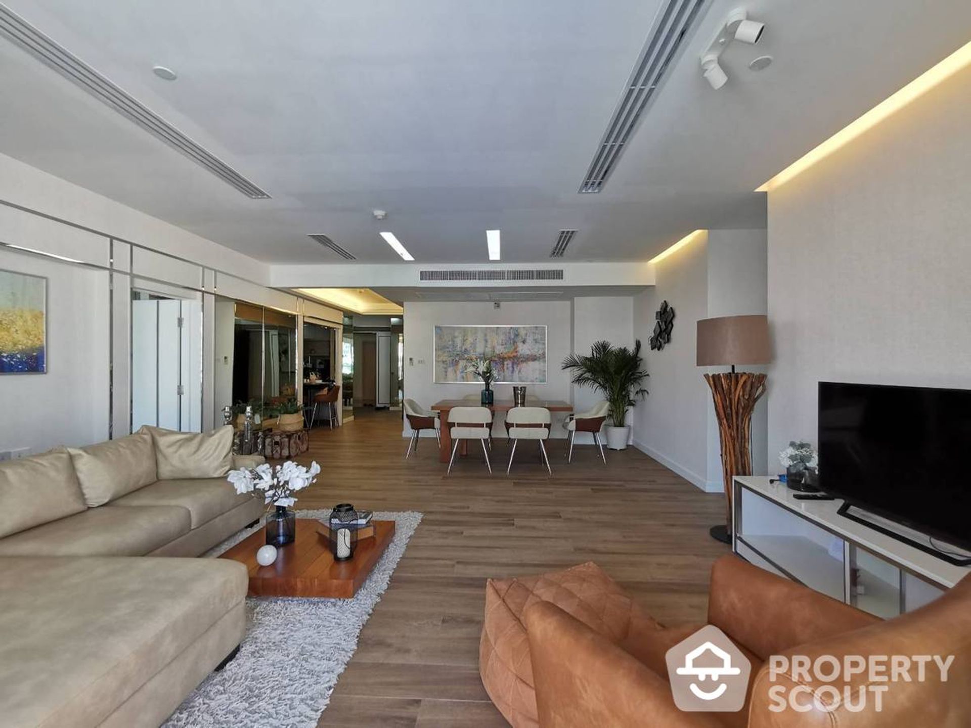 Condominium in Khlong Toei, Krung Thep Maha Nakhon 12886058