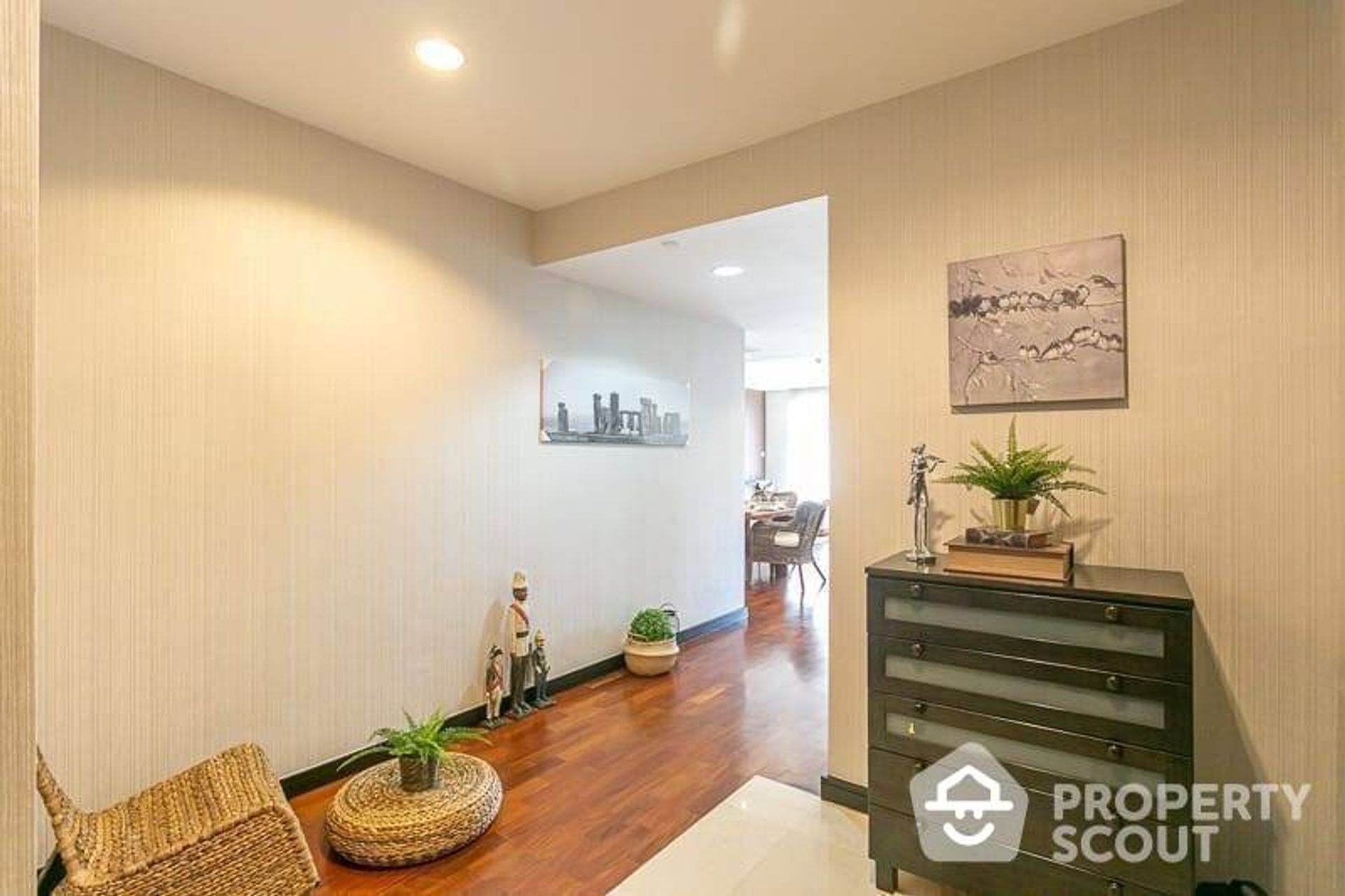 Condominium in Khlong Toei, Krung Thep Maha Nakhon 12886059