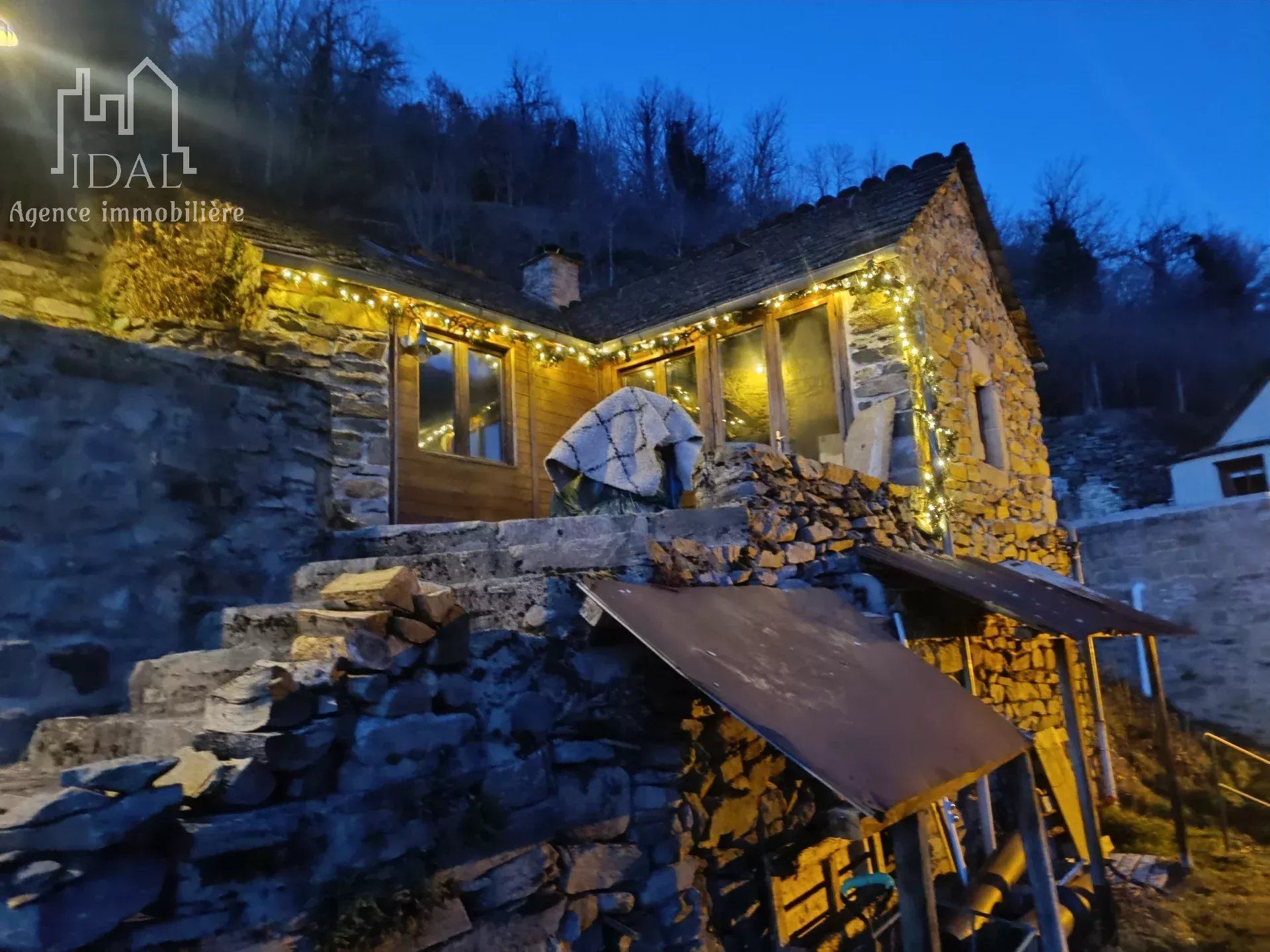 住宅 在 Saint-Léger-de-Peyre, Lozère 12886215