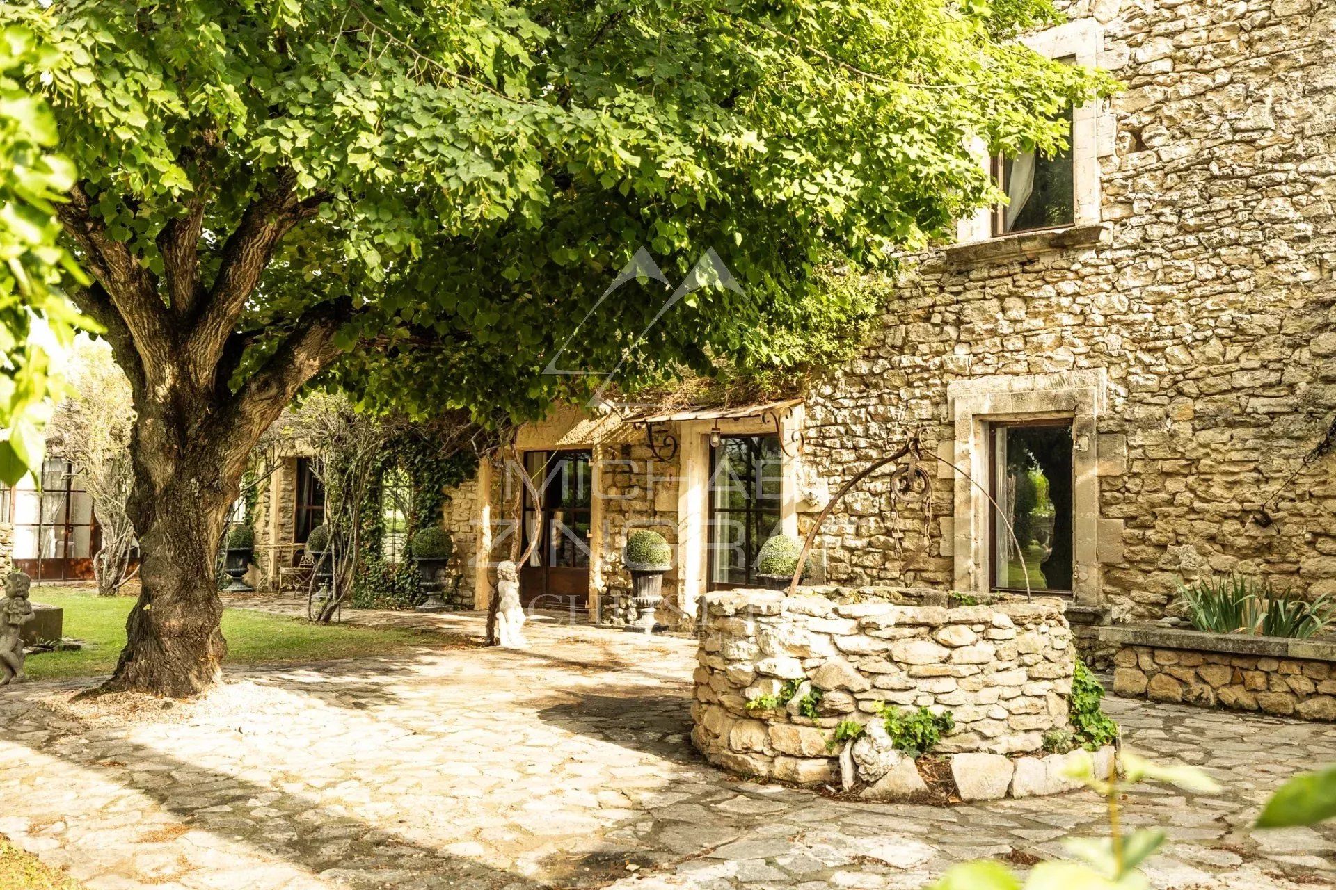 Rumah di L'Isle-sur-la-Sorgue, Provence-Alpes-Cote d'Azur 12886618