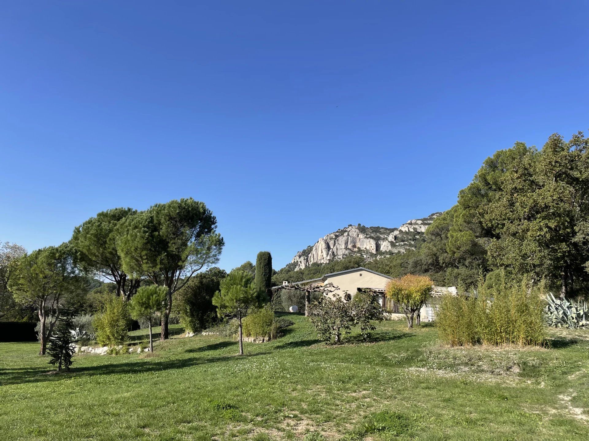 House in Mérindol, Vaucluse 12886675