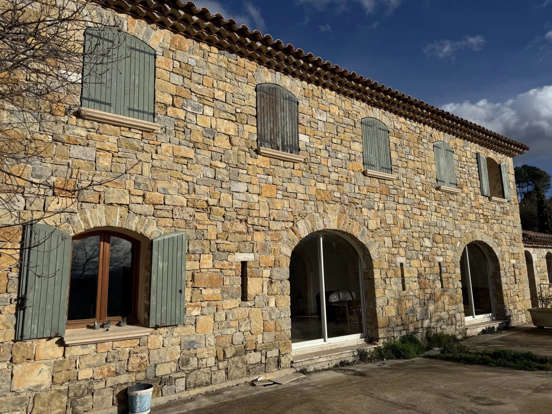 casa no Sainte-Anastasie-sur-Issole, Provence-Alpes-Cote d'Azur 12887255