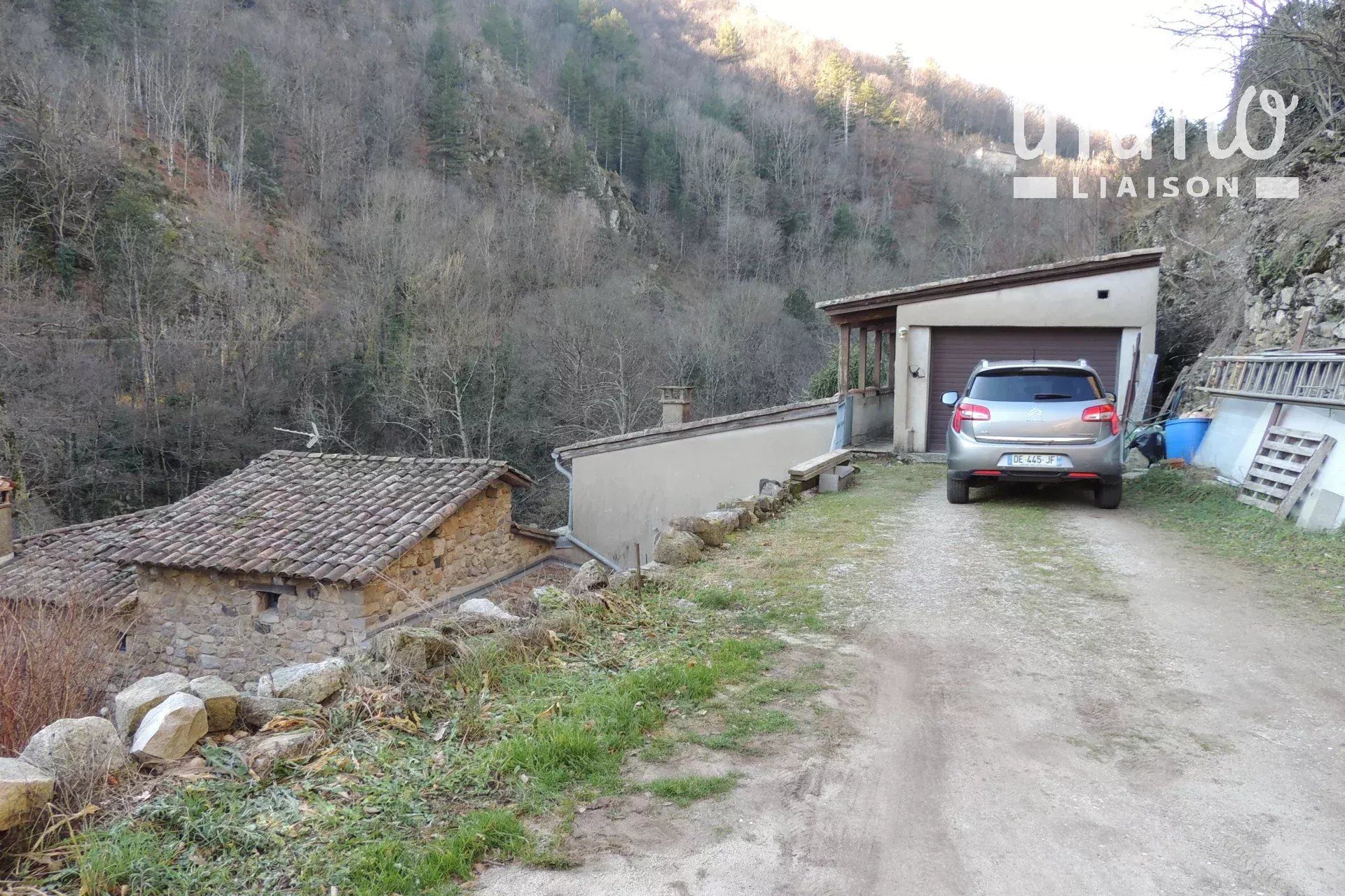 Hus i Vallées-d'Antraigues-Asperjoc, Ardèche 12887319