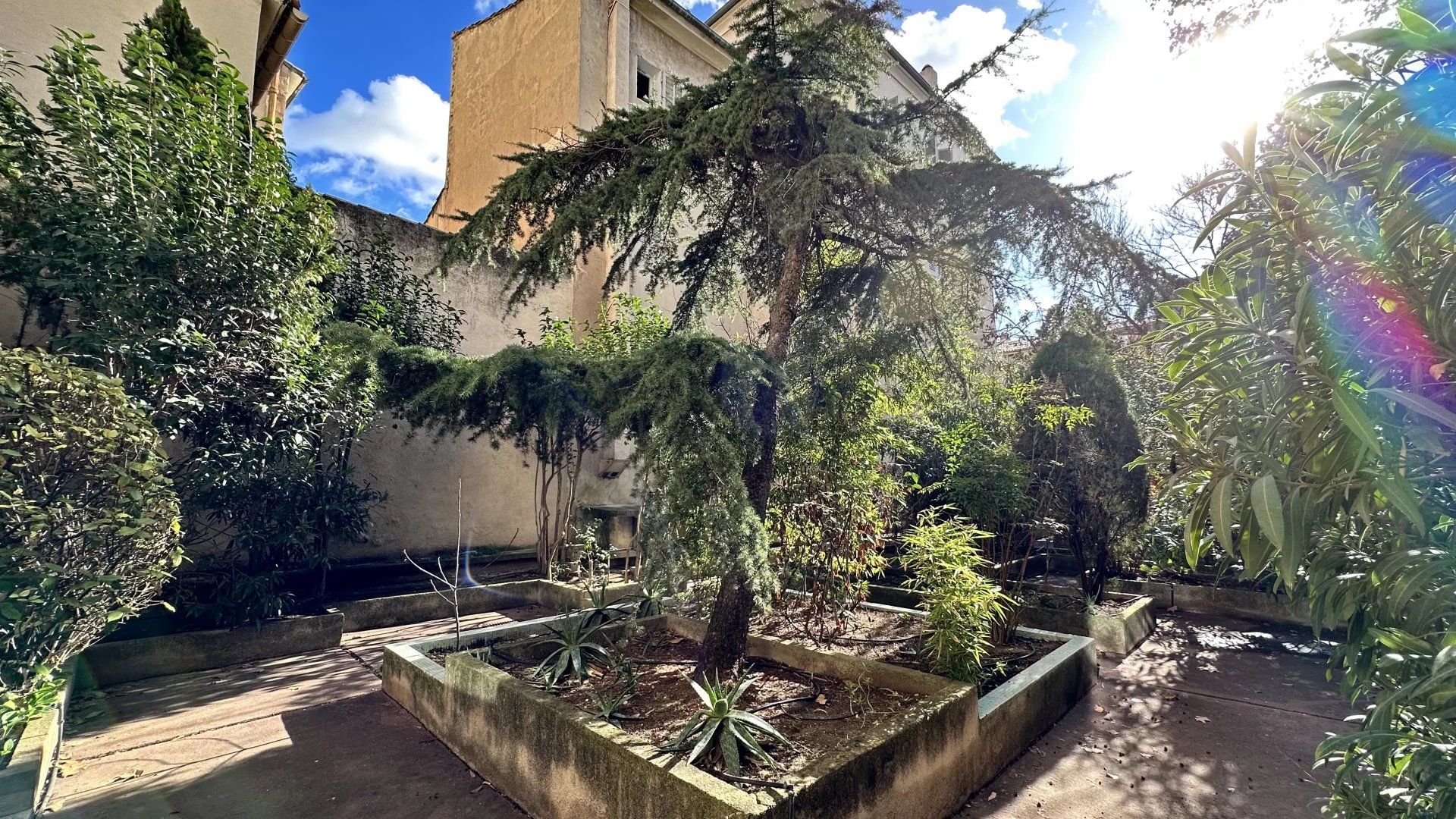 Condomínio no Aix-en-Provence, Bouches-du-Rhône 12887542