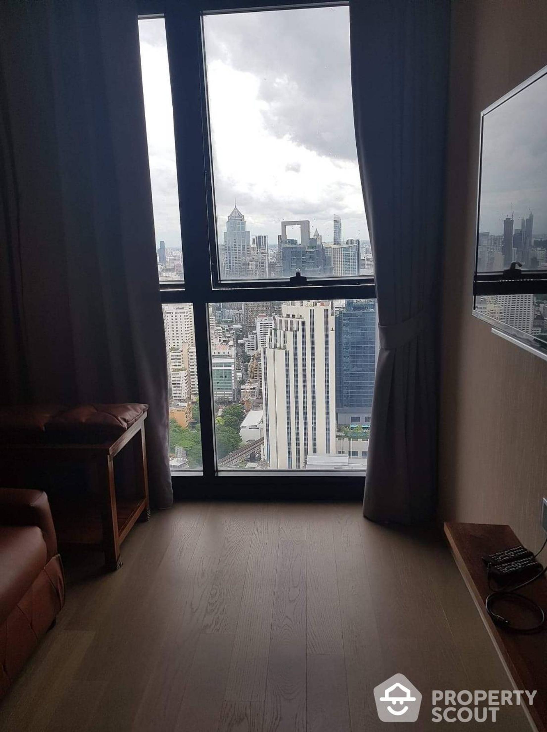 Condominium in Khlong Toei, Krung Thep Maha Nakhon 12887647