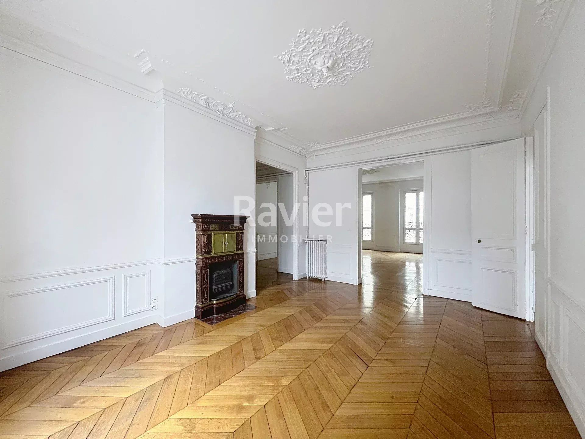 Condominium in Levallois-Perret, Ile-de-France 12888051