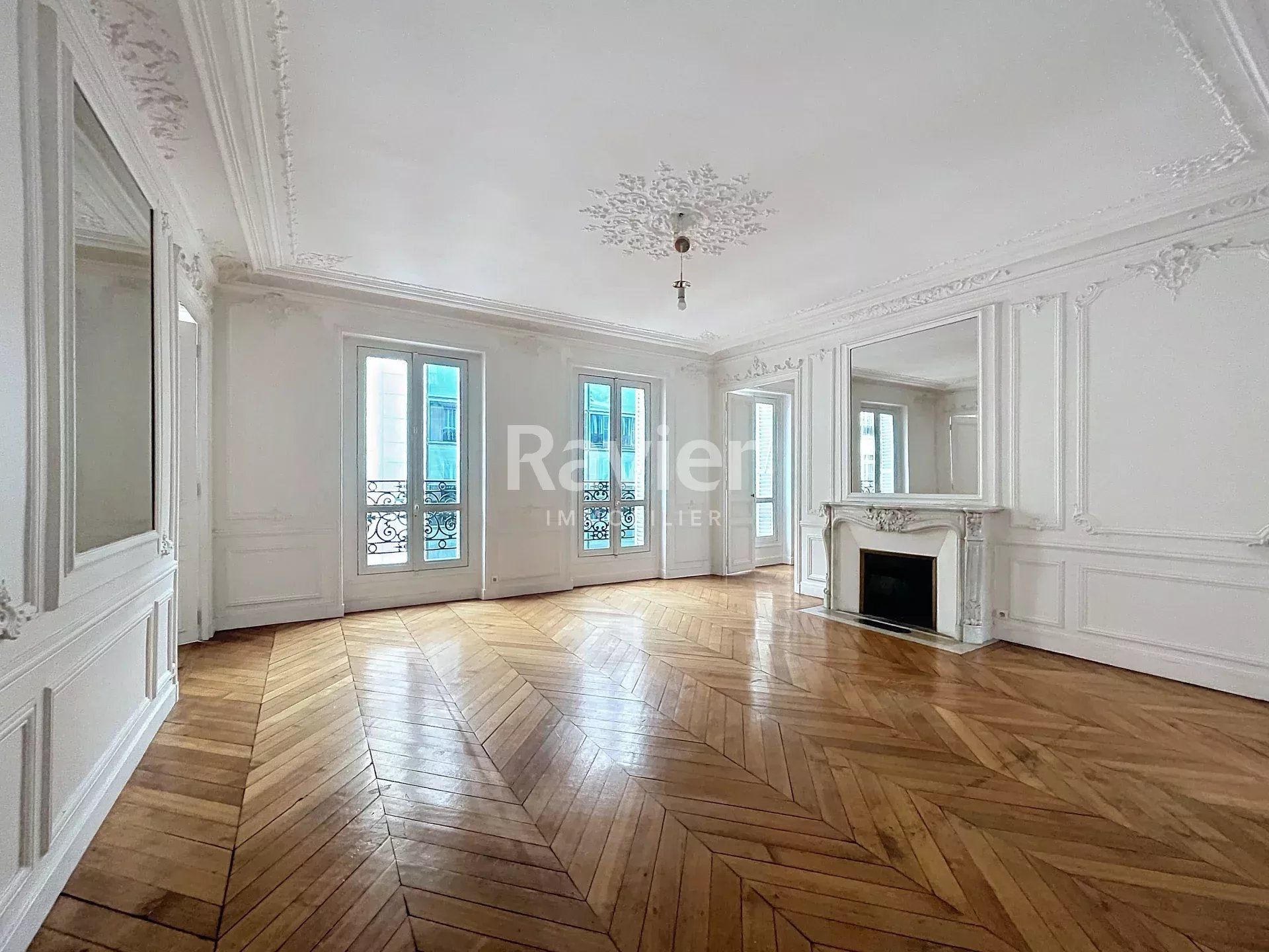 Condominium in Levallois-Perret, Ile-de-France 12888051