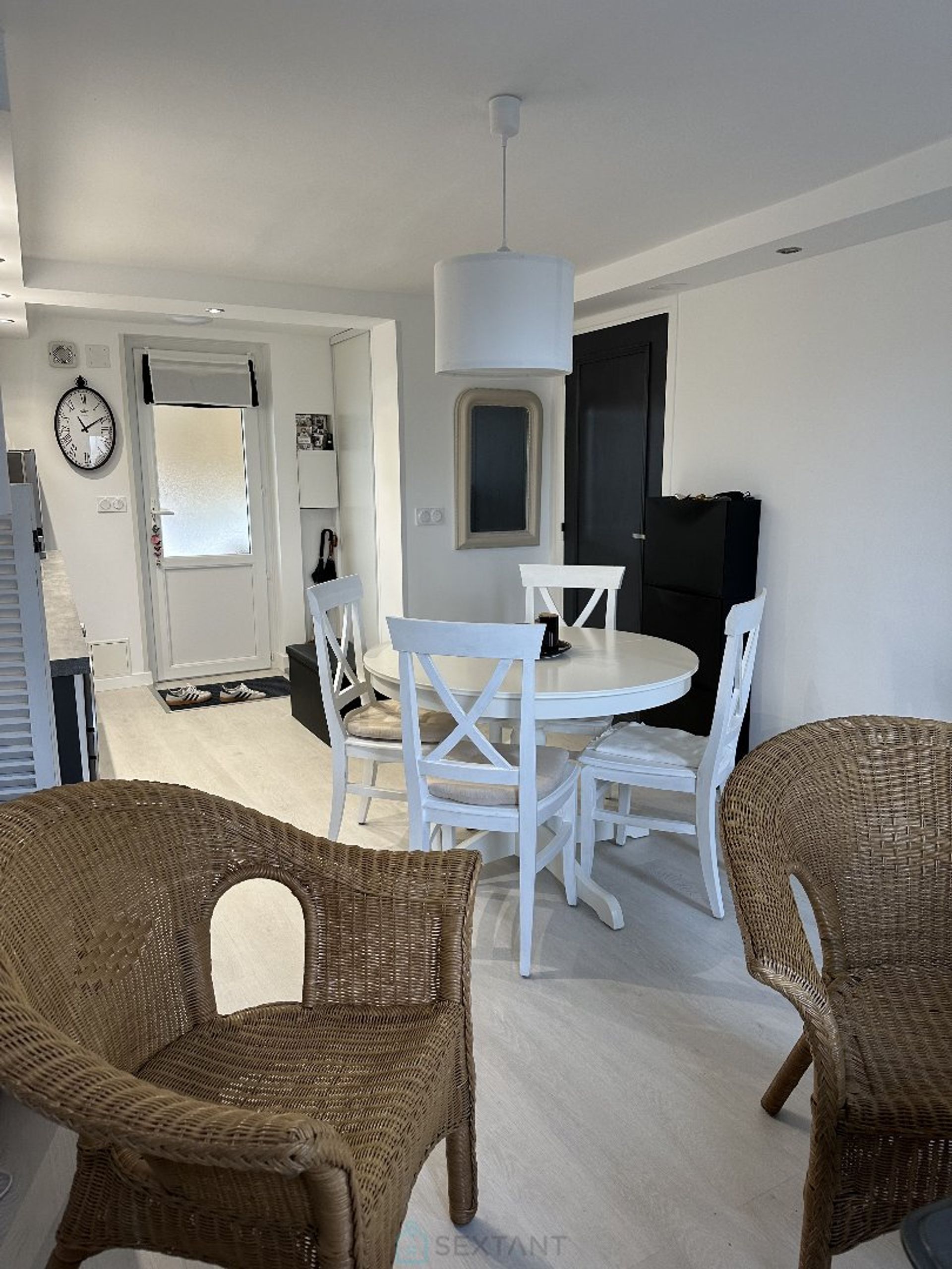 Condominium in Grand-Couronne, Normandie 12888382