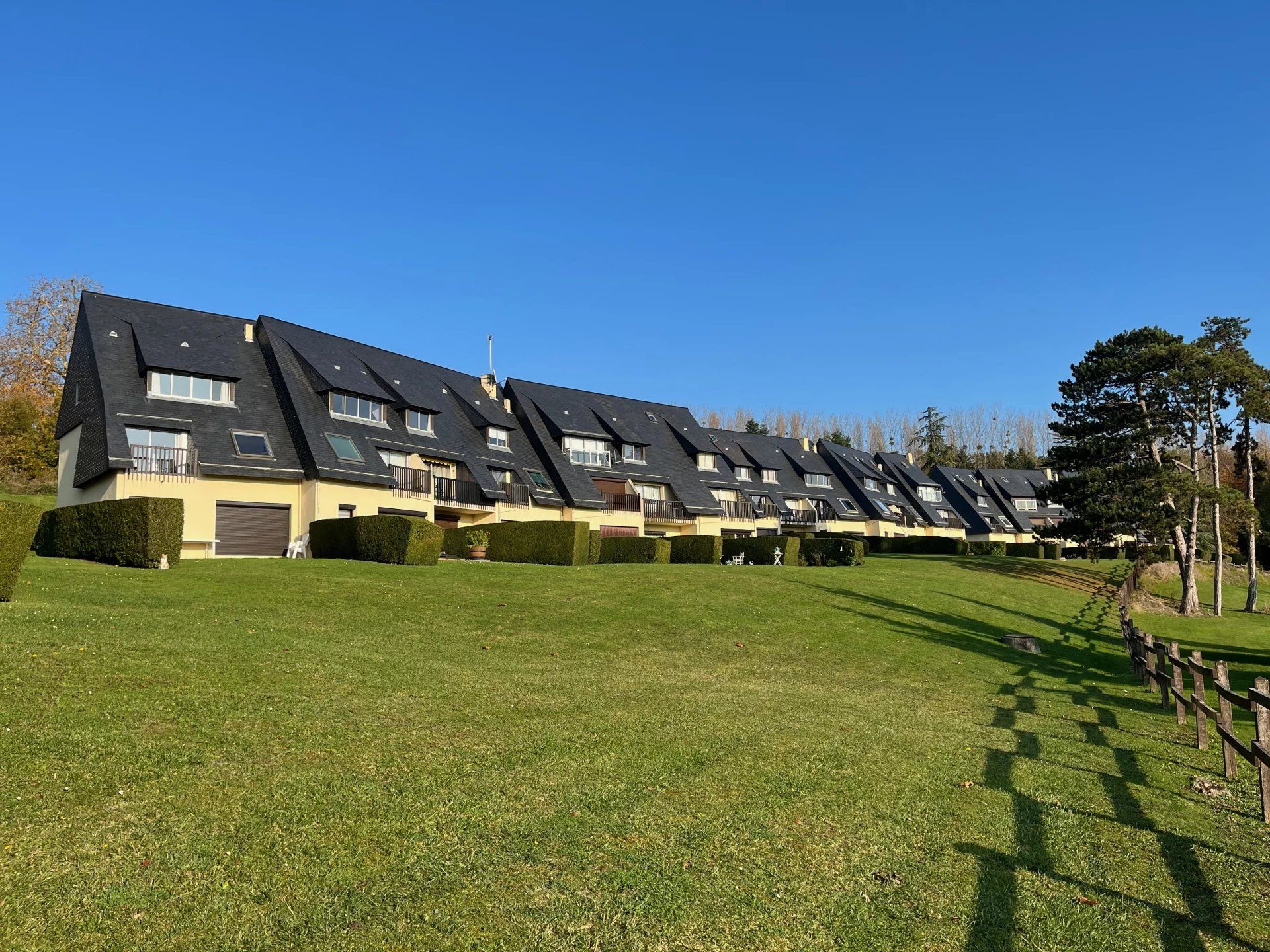 Condominium in Houlgate, Normandie 12888602