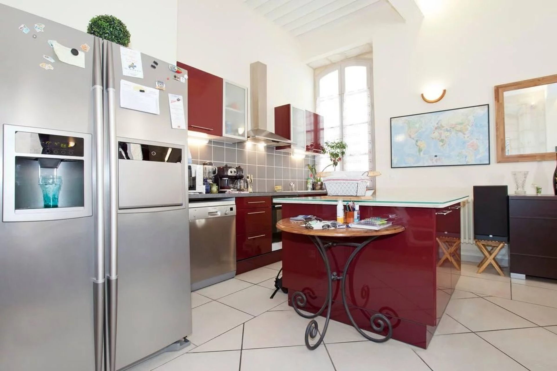 Condominium in Arles, Provence-Alpes-Cote d'Azur 12888654