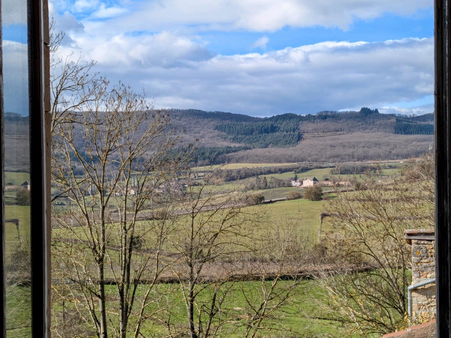 Hus i Berzé-la-Ville, Saône-et-Loire 12889096