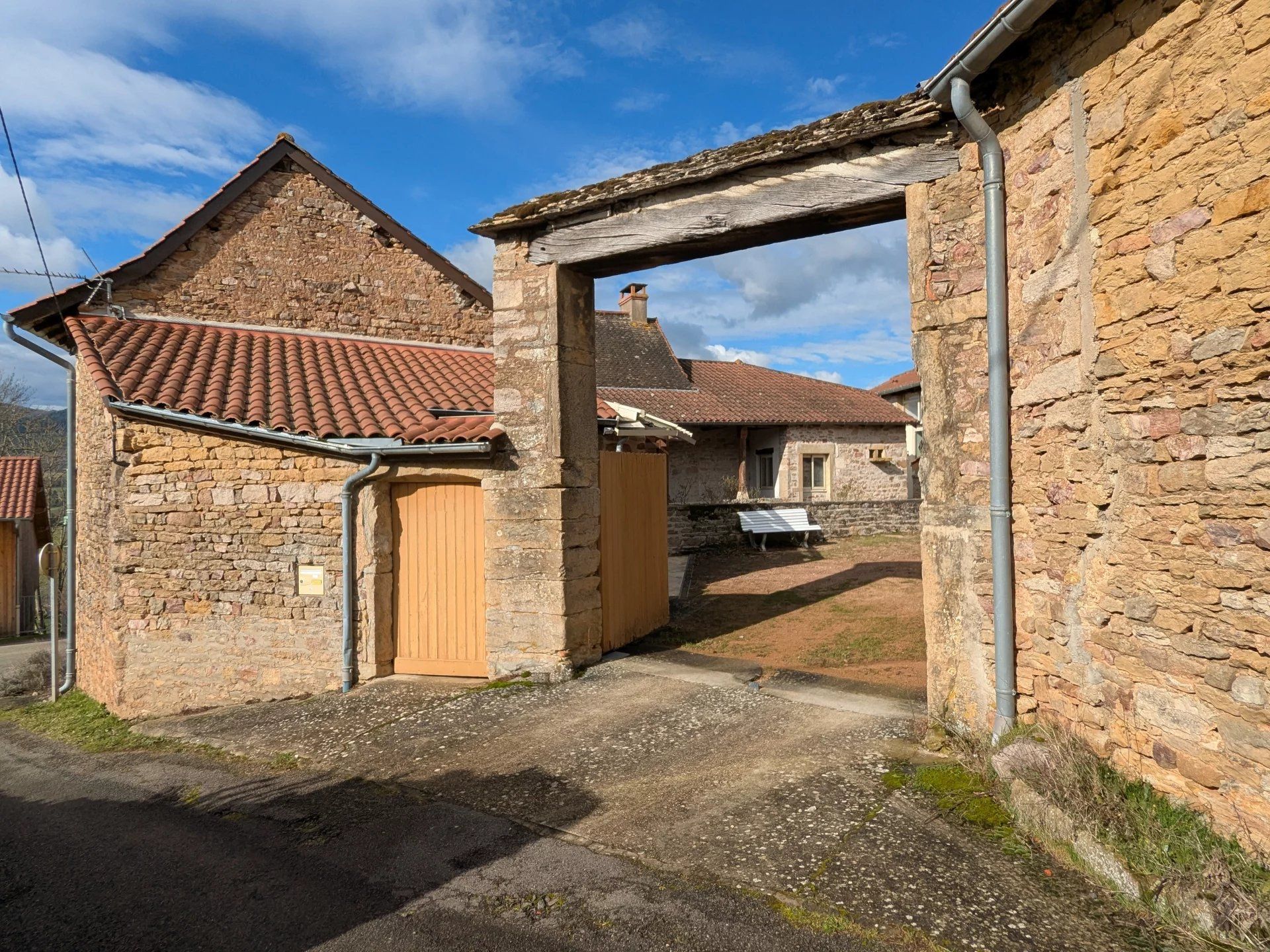 Bolig i Berzé-la-Ville, Saône-et-Loire 12889096