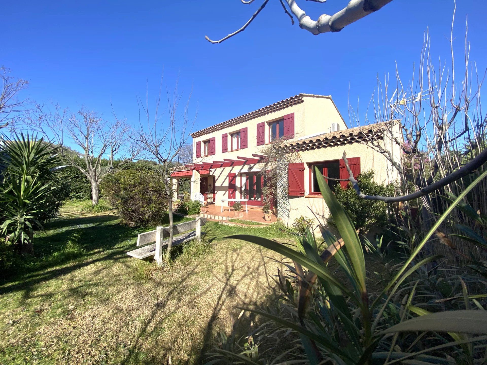 Haus im La Ciotat, Provence-Alpes-Cote d'Azur 12889106