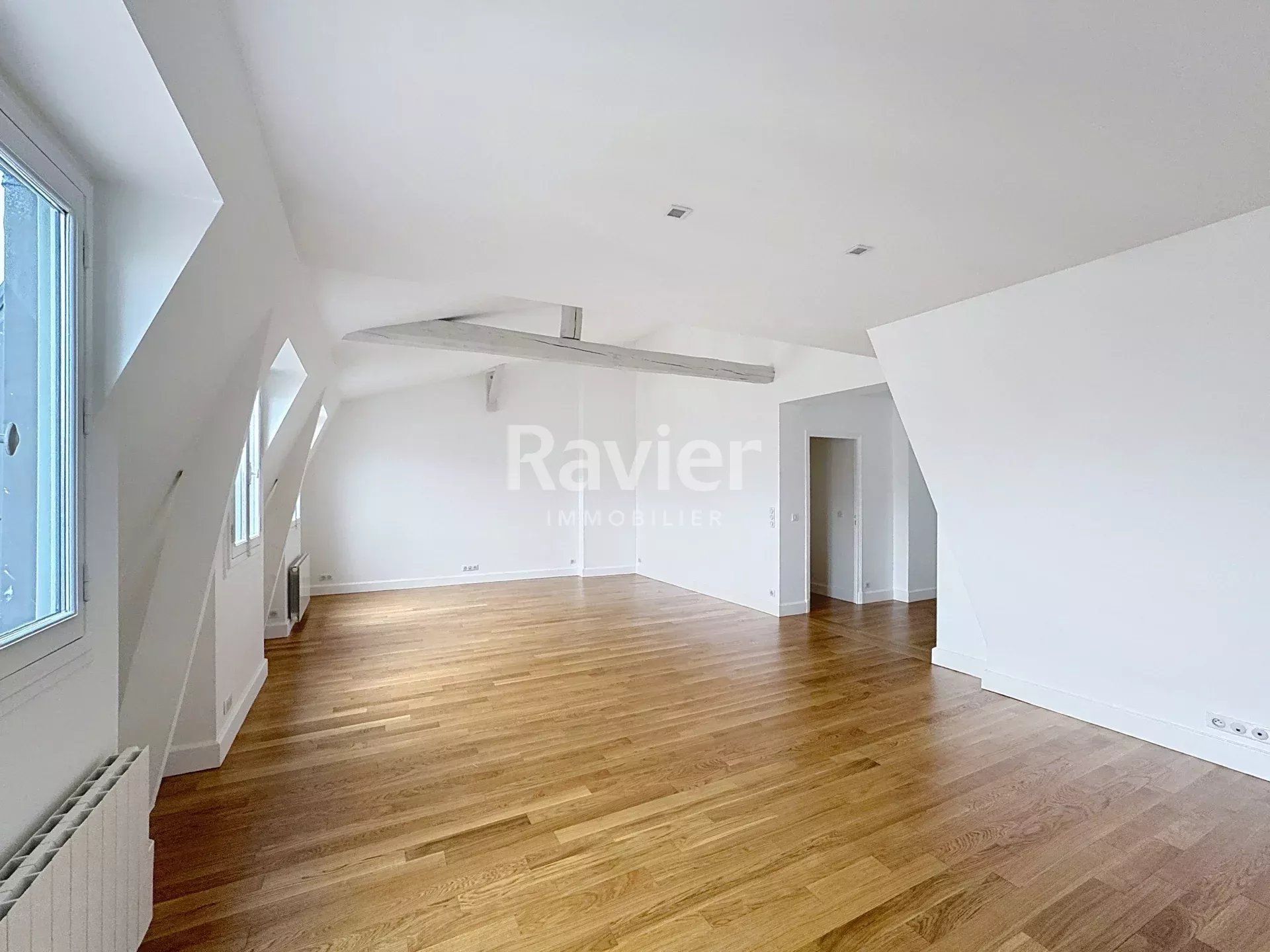 Condominium in Clichy, Ile-de-France 12889109