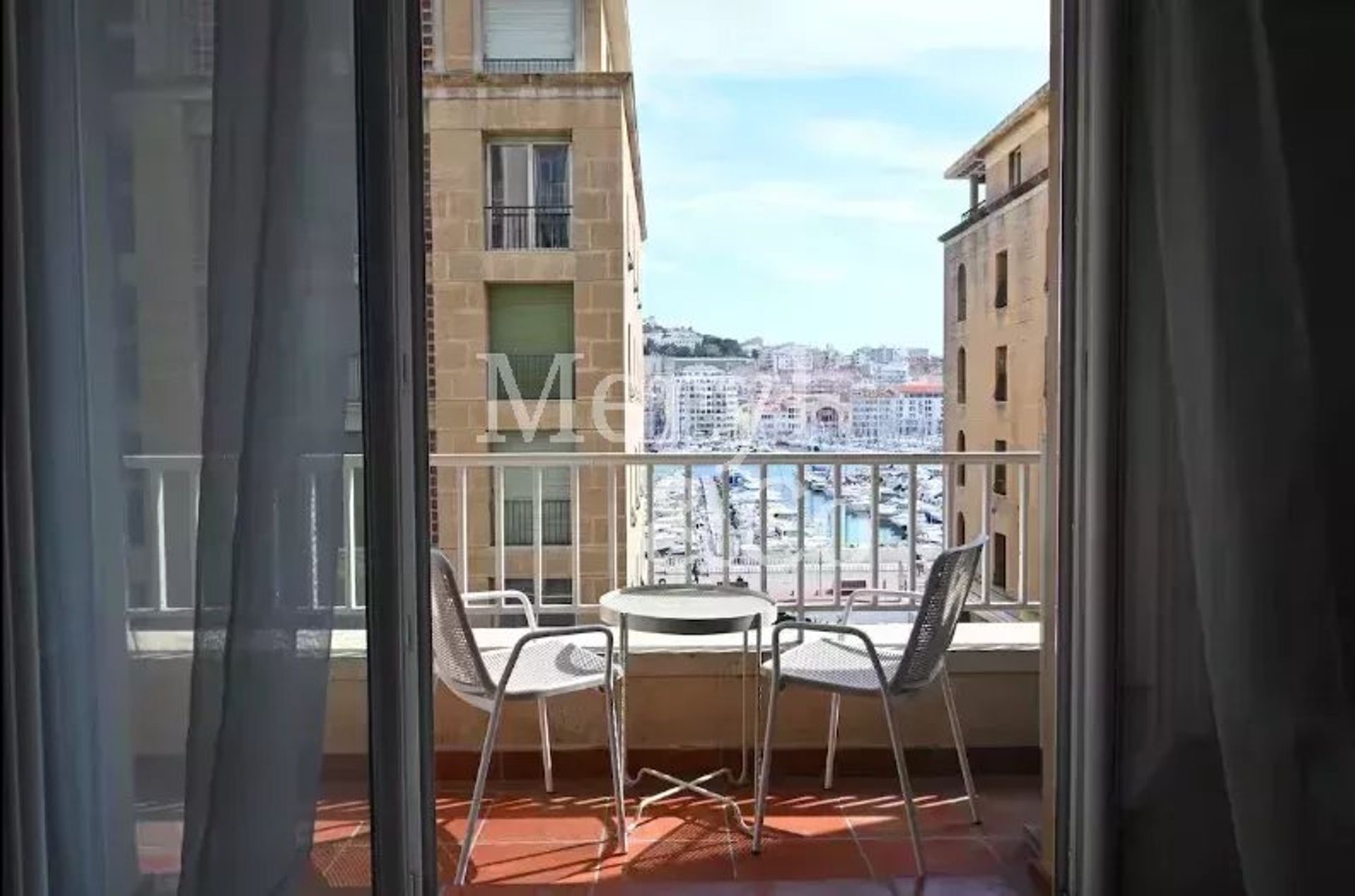 Condominium in Marseille, Provence-Alpes-Cote d'Azur 12889145