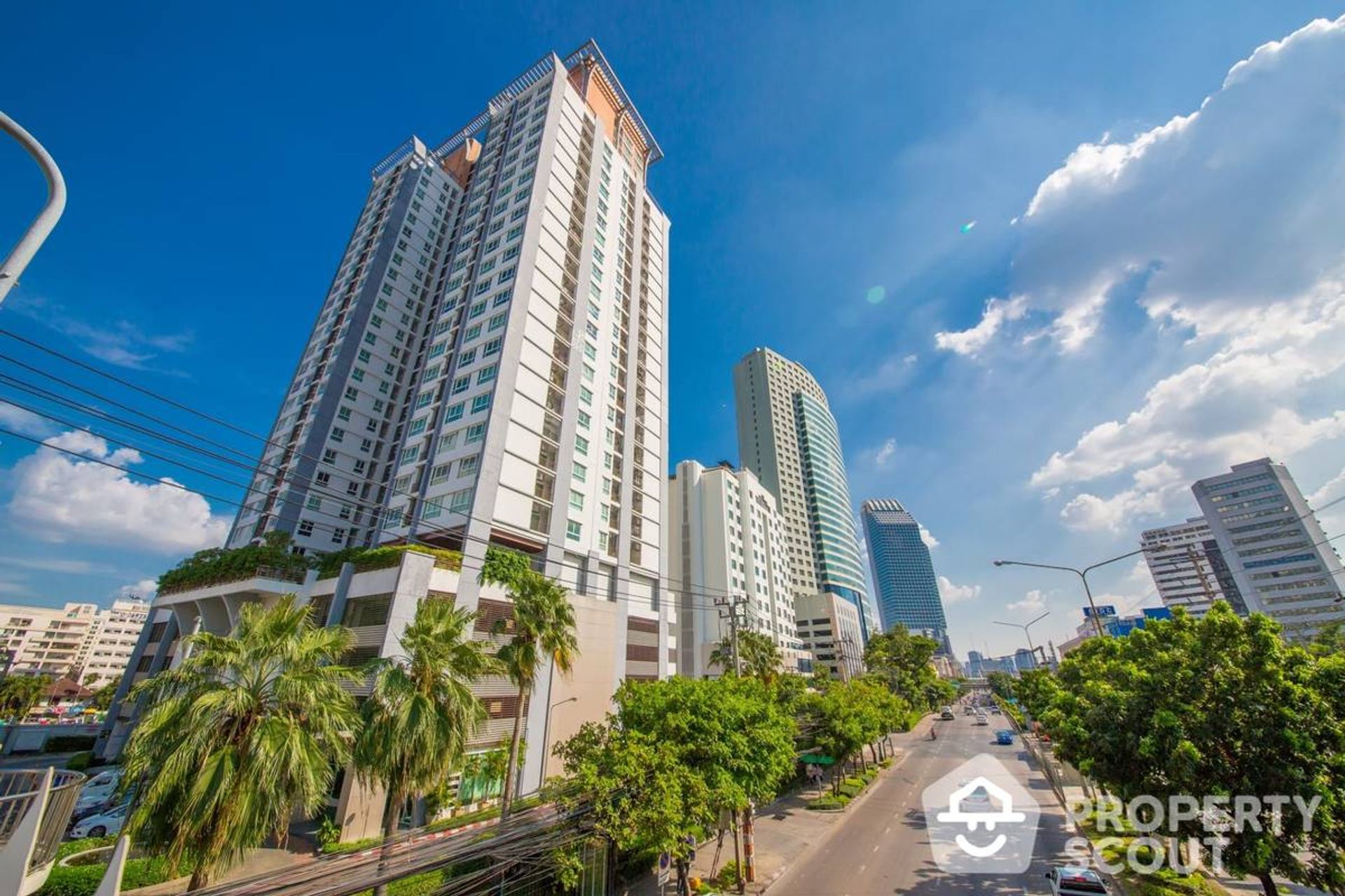 Condominium in Huai Khwang, Krung Thep Maha Nakhon 12889509