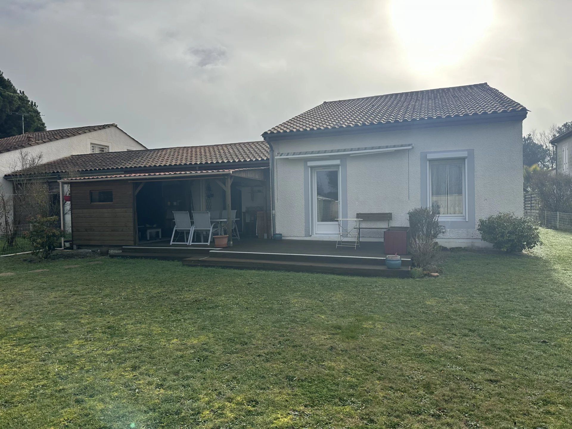 Hus i Saint-Ciers-sur-Gironde, Nouvelle-Aquitaine 12889567