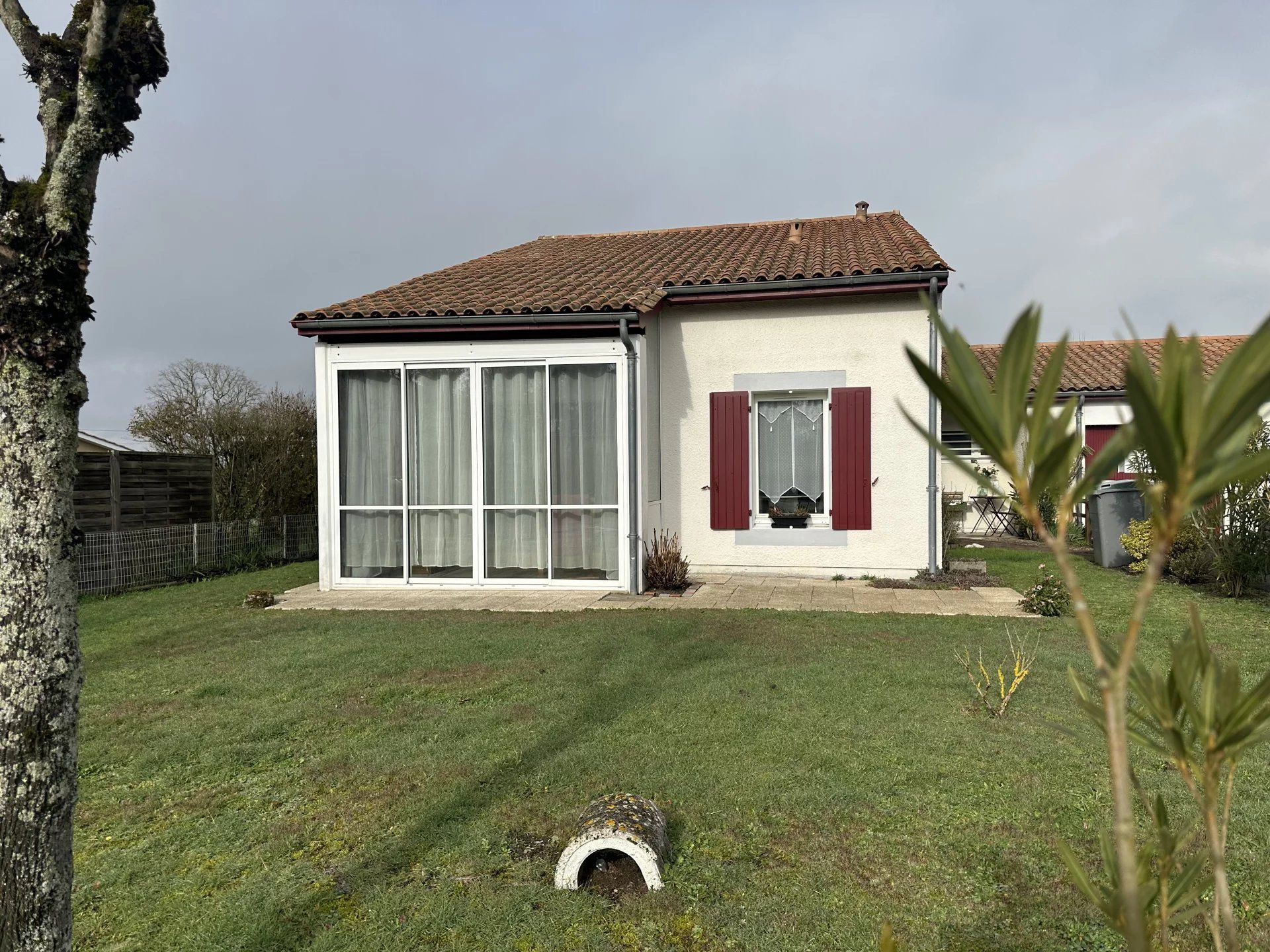 Hus i Saint-Ciers-sur-Gironde, Gironde 12889567