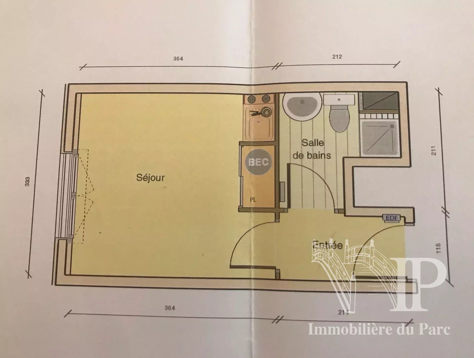 Osakehuoneisto sisään Courbevoie, Hauts-de-Seine 12890037