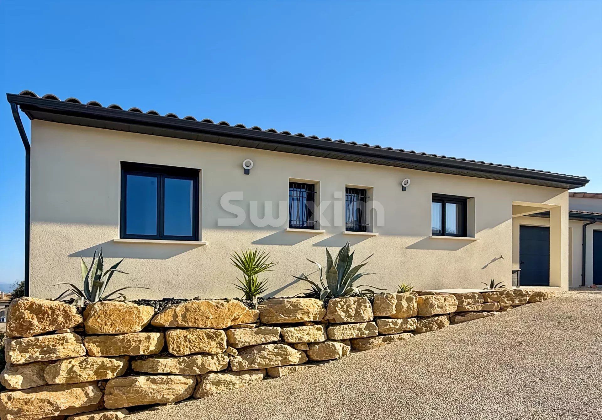 casa en Bourg-Saint-Andeol, Auvernia-Ródano-Alpes 12890044