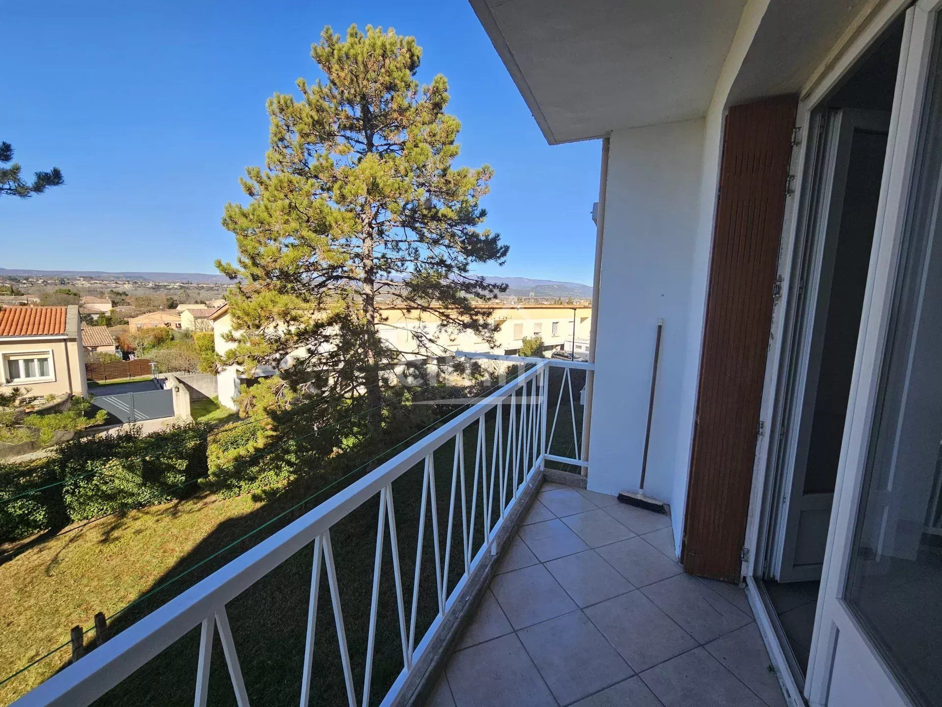 Condominium in Oraison, Provence-Alpes-Cote d'Azur 12890074