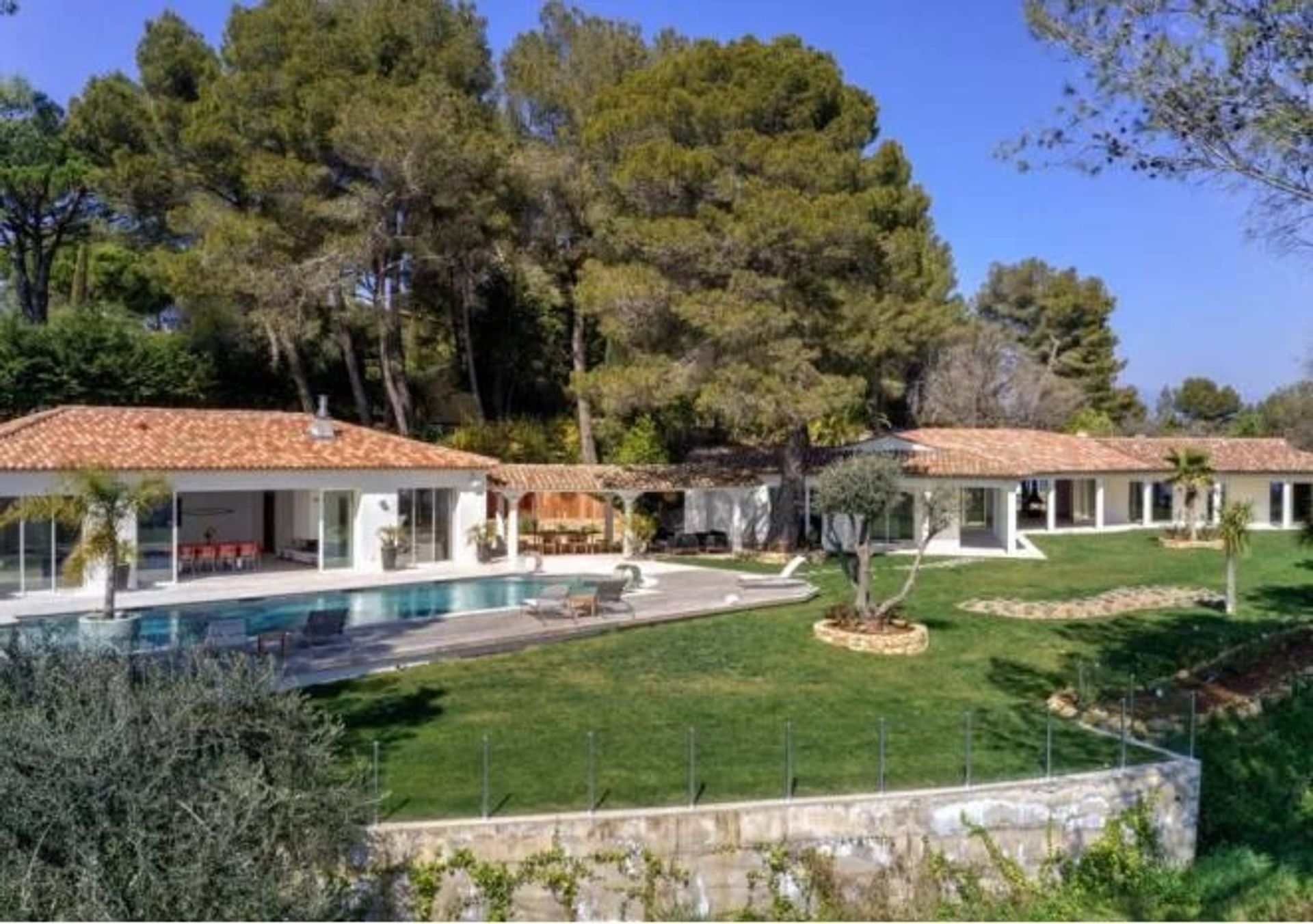 Rumah di Mougin, Provence-Alpes-Cote d'Azur 12890121