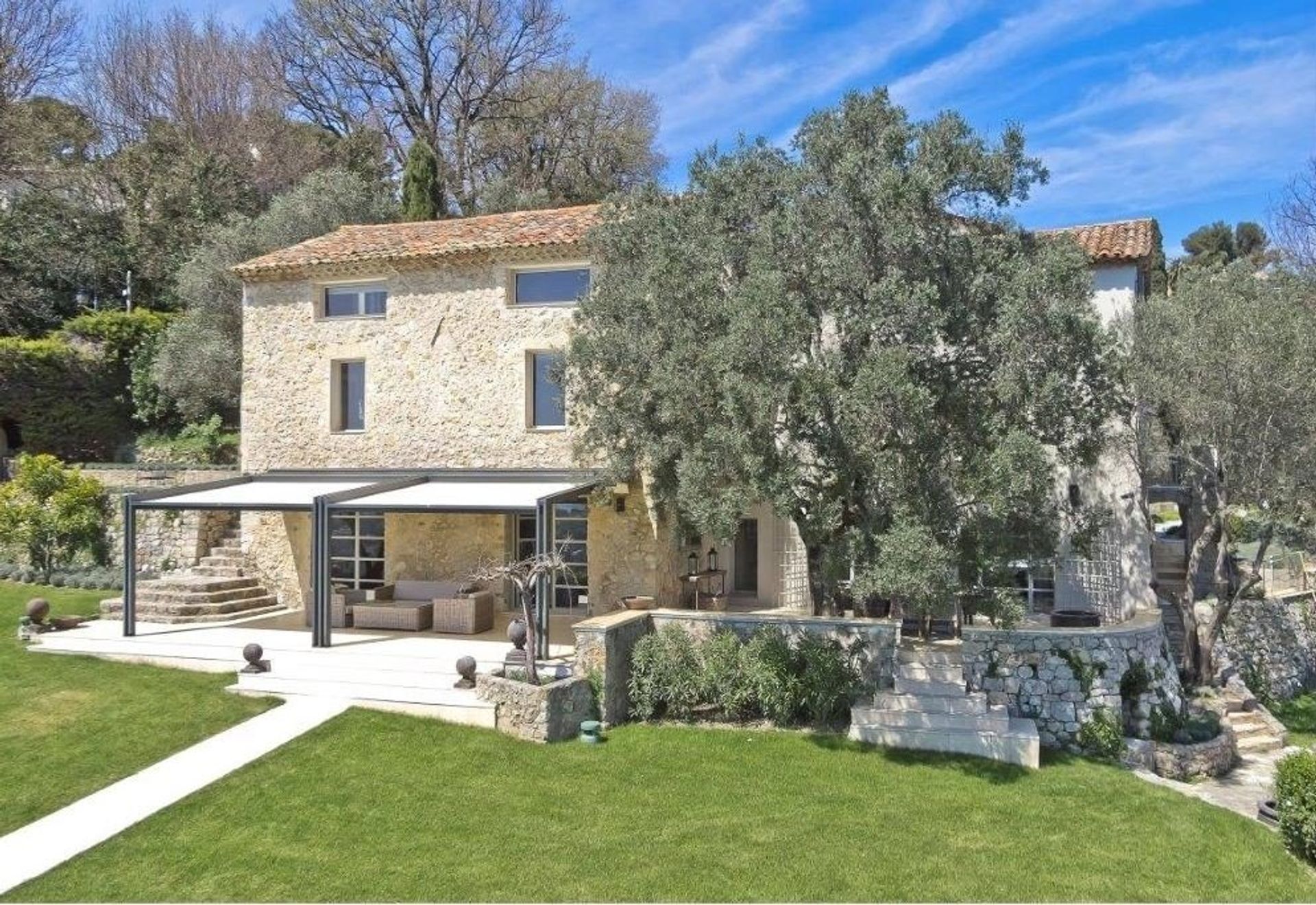 Rumah di Mougin, Provence-Alpes-Cote d'Azur 12890126