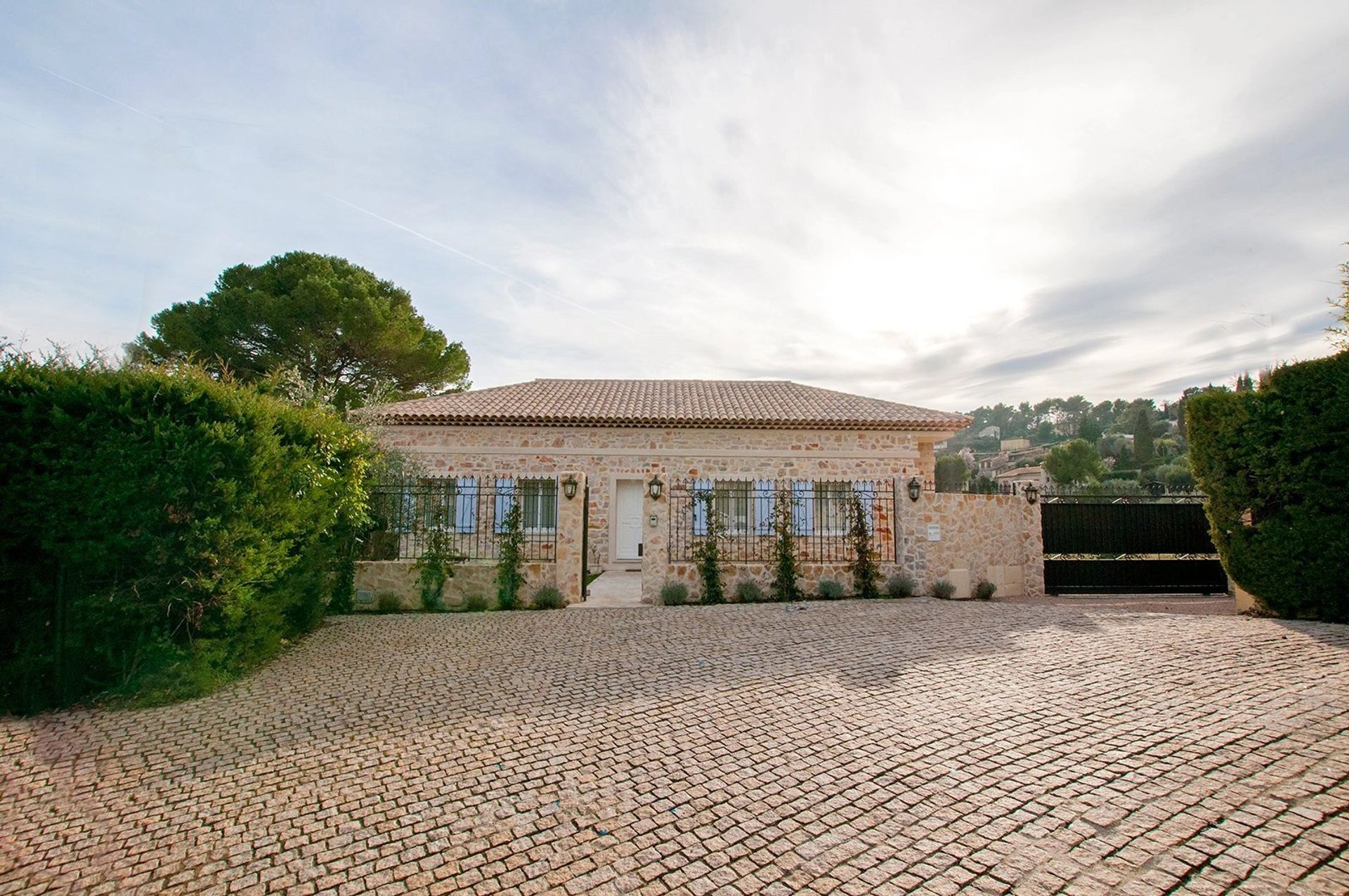 Rumah di Mougin, Provence-Alpes-Cote d'Azur 12890130