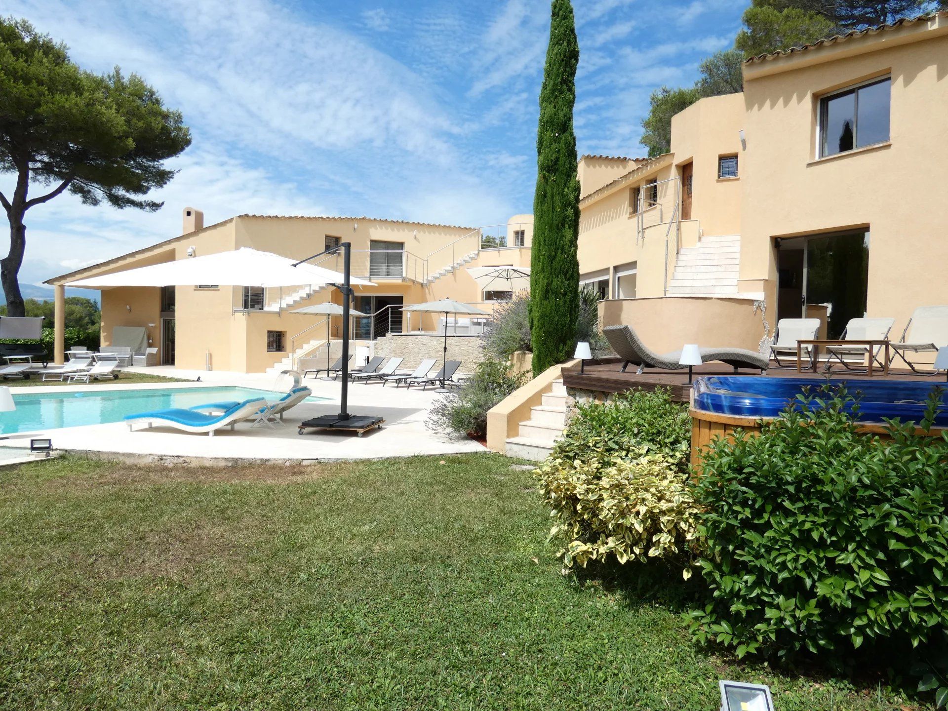 Kediaman dalam Mougins, Alpes-Maritimes 12890134