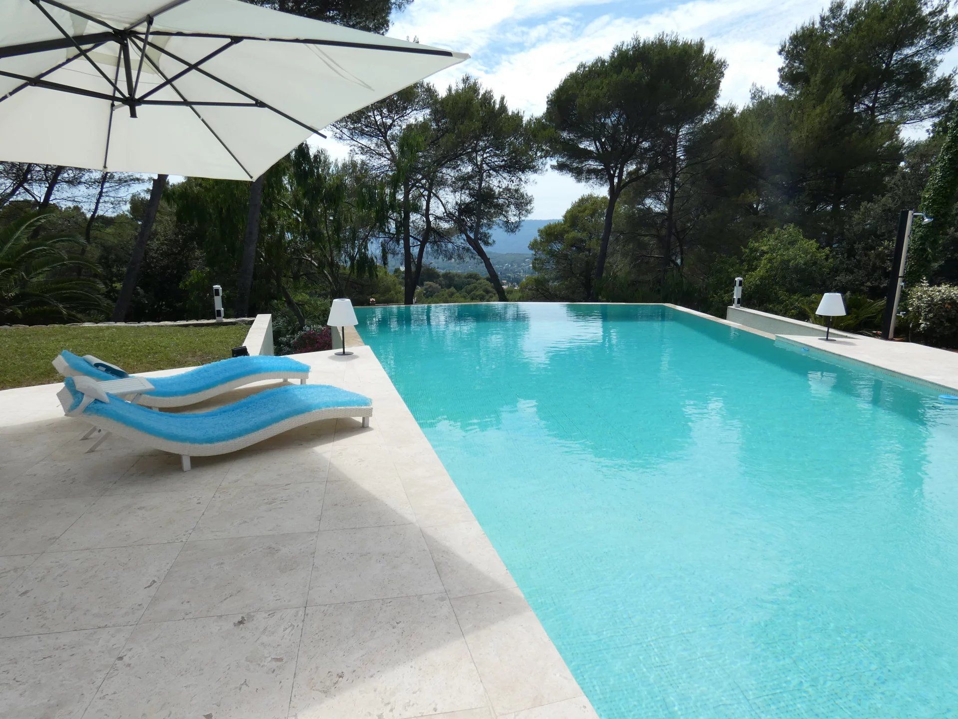 rumah dalam Mougins, Alpes-Maritimes 12890134