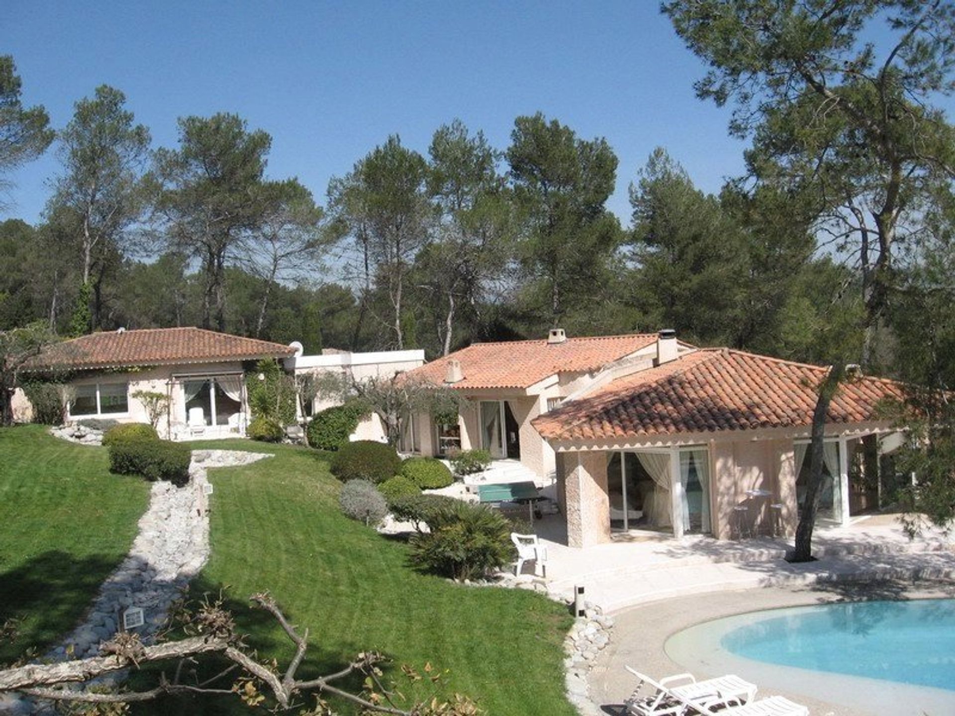 Rumah di Mougin, Provence-Alpes-Cote d'Azur 12890135