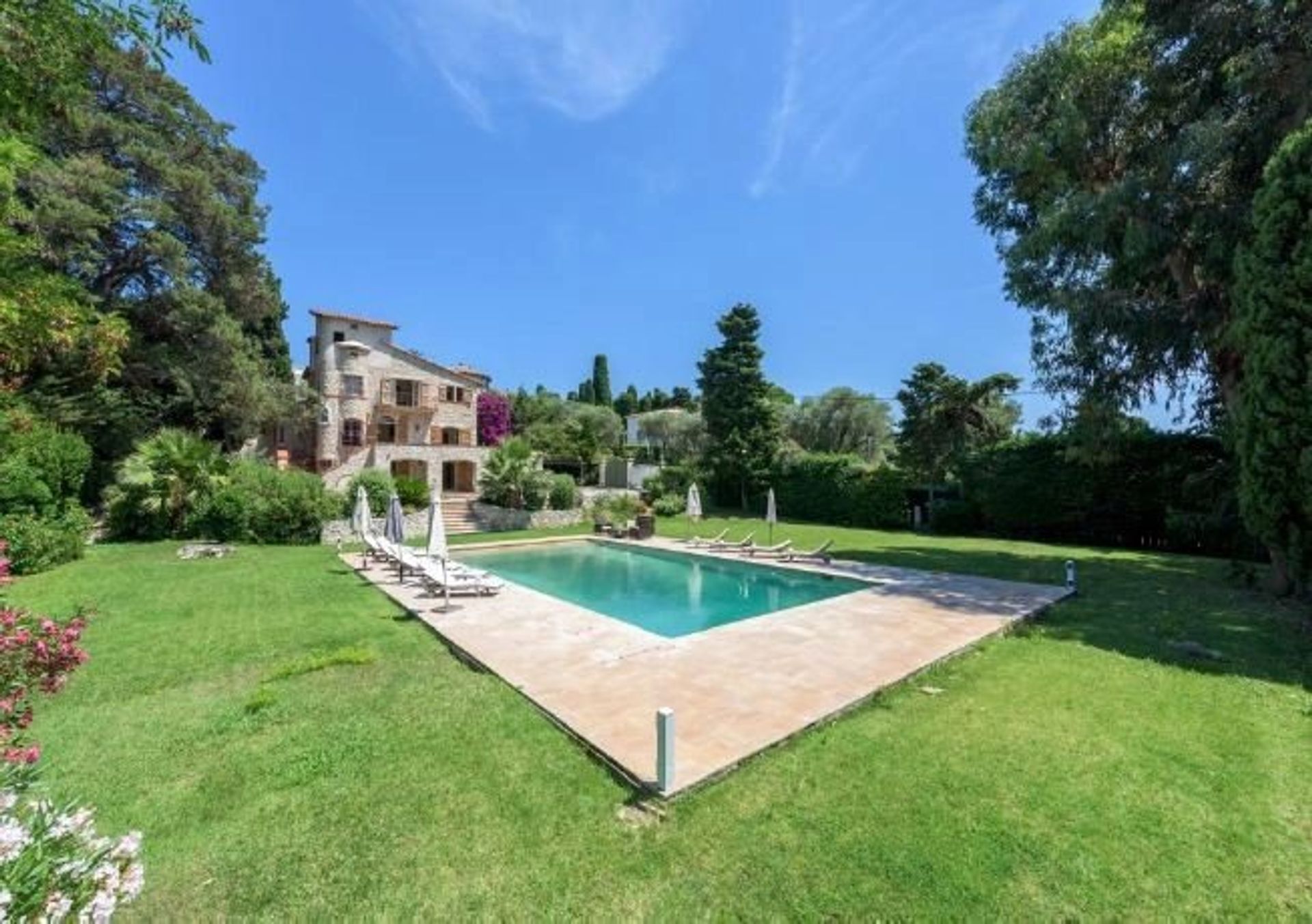 Hus i Antibes, Provence-Alpes-Cote d'Azur 12890137