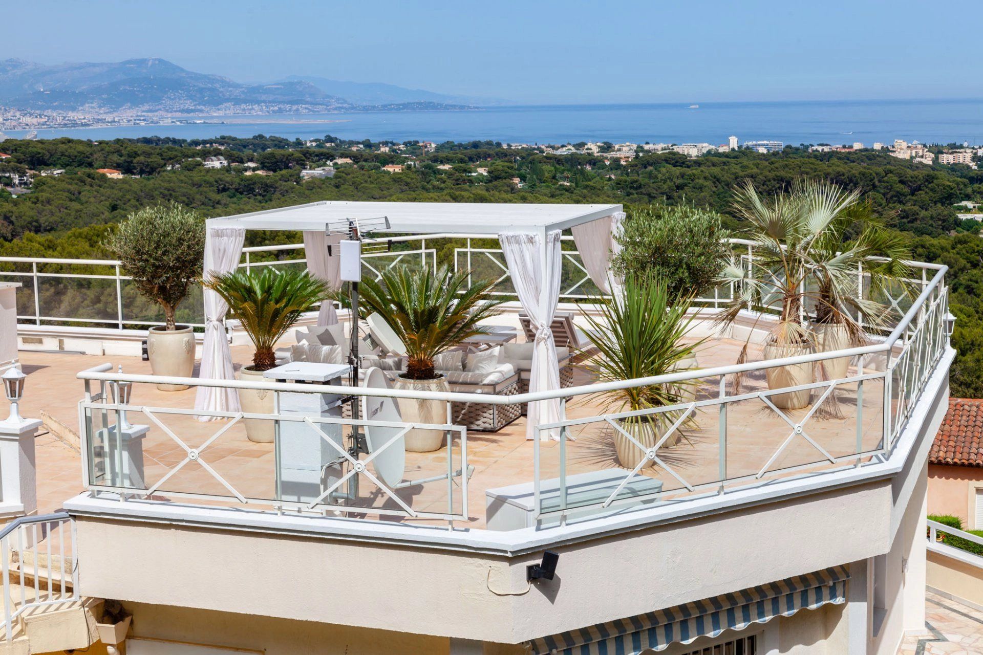 Hus i Antibes, Provence-Alpes-Cote d'Azur 12890147