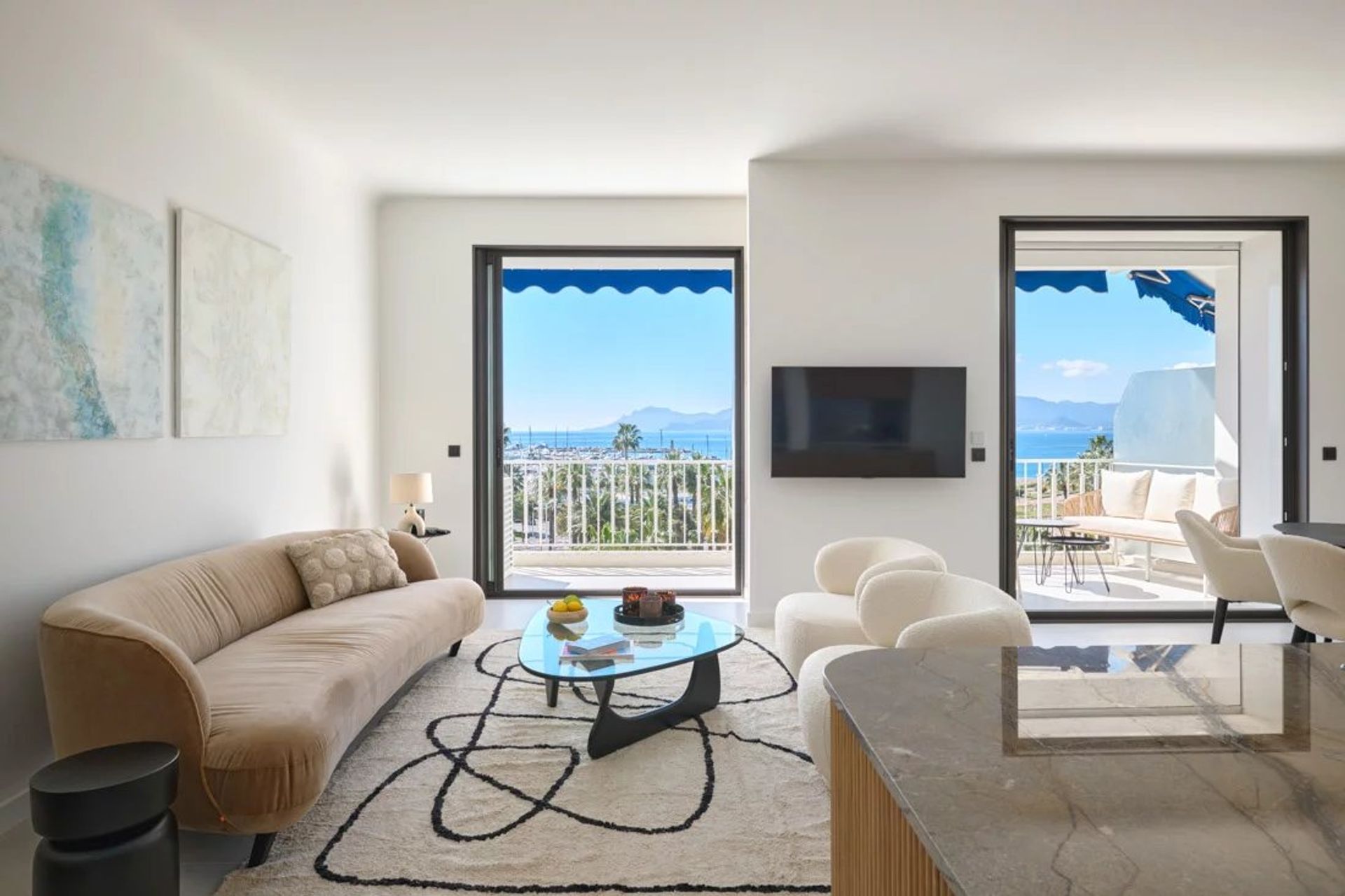 Condominium in Cannes, Provence-Alpes-Cote d'Azur 12890150