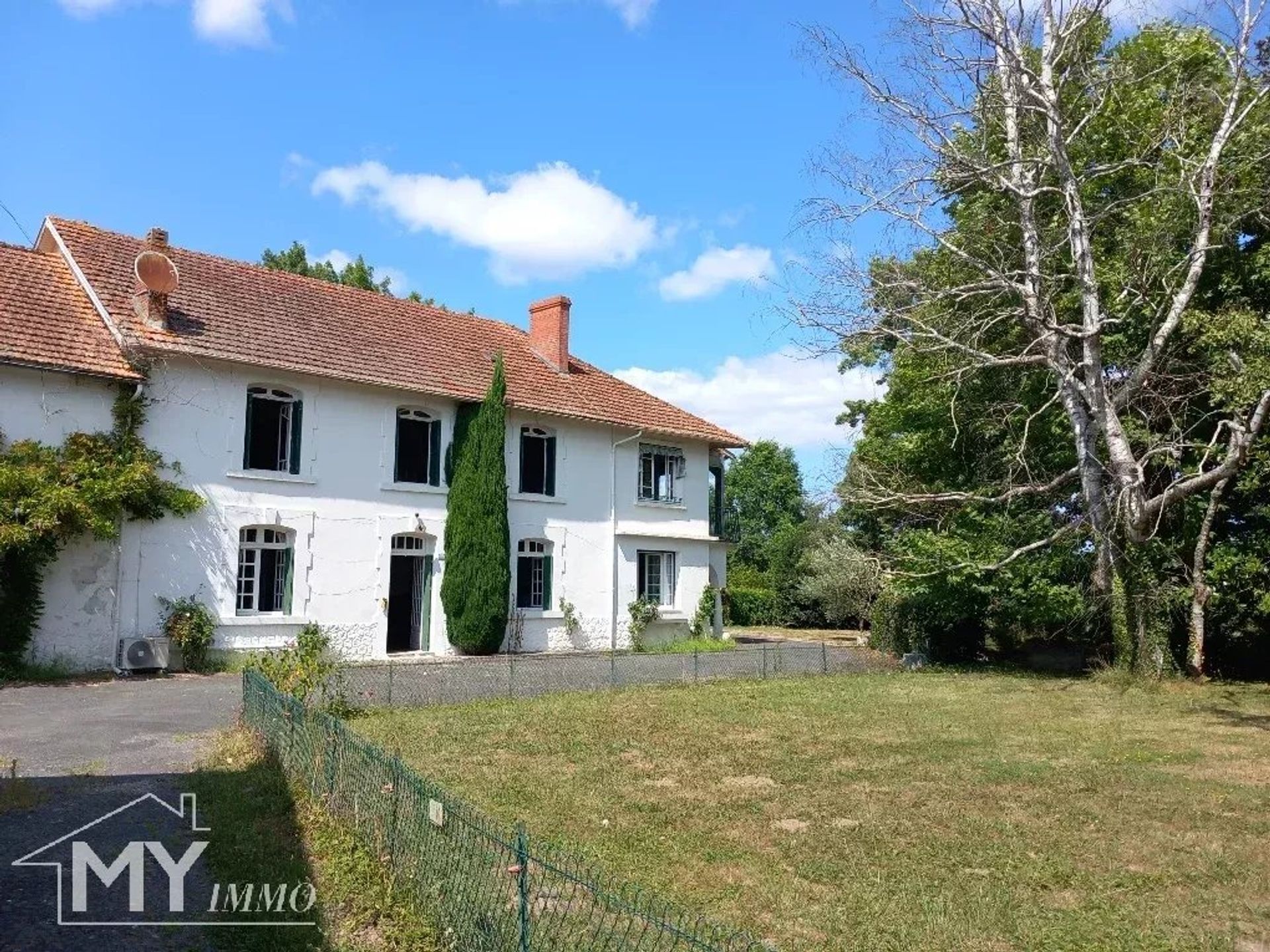 住宅 在 Saint-Laurent-des-Vignes, Dordogne 12890168