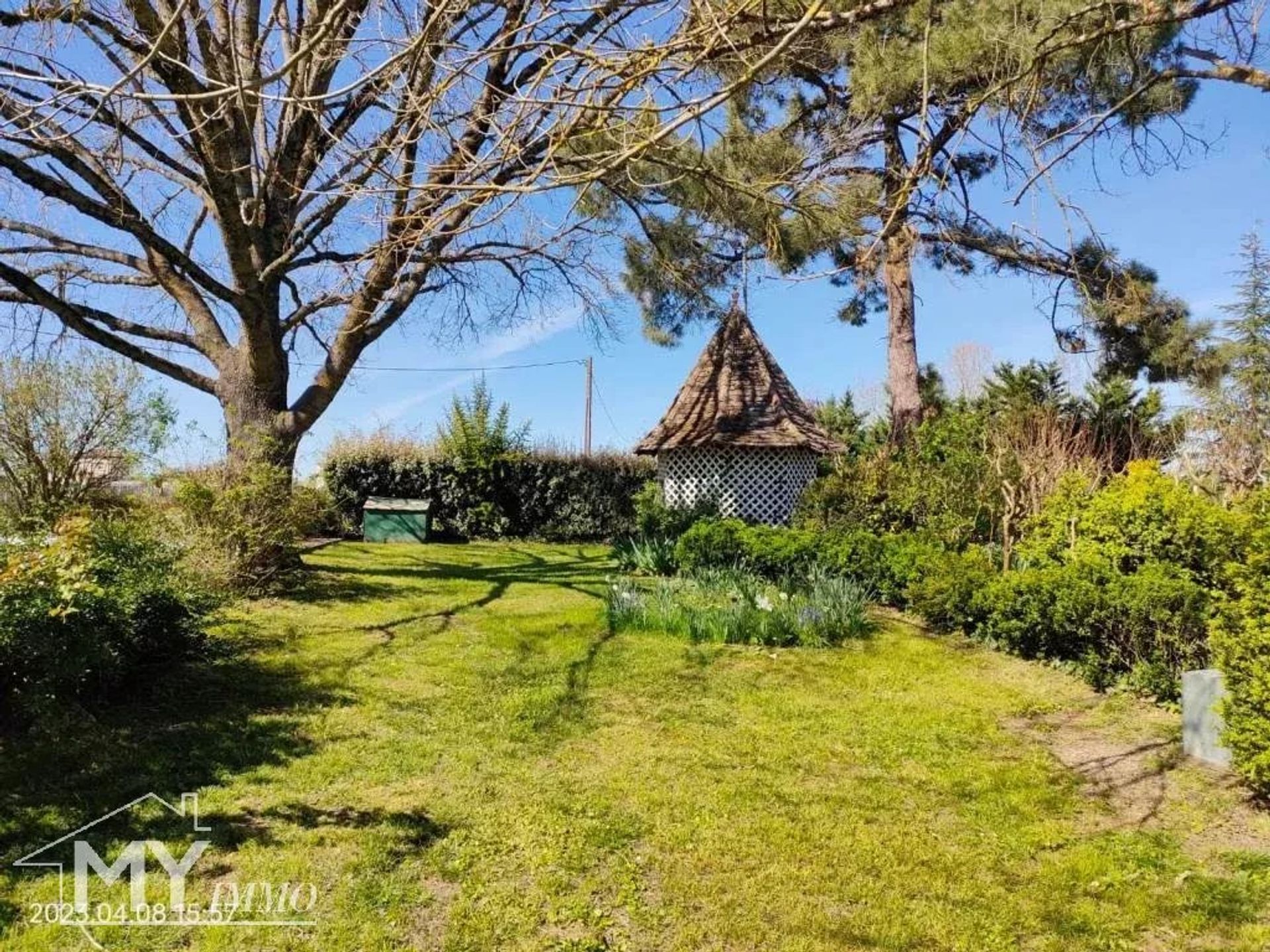 住宅 在 Saint-Laurent-des-Vignes, Dordogne 12890168