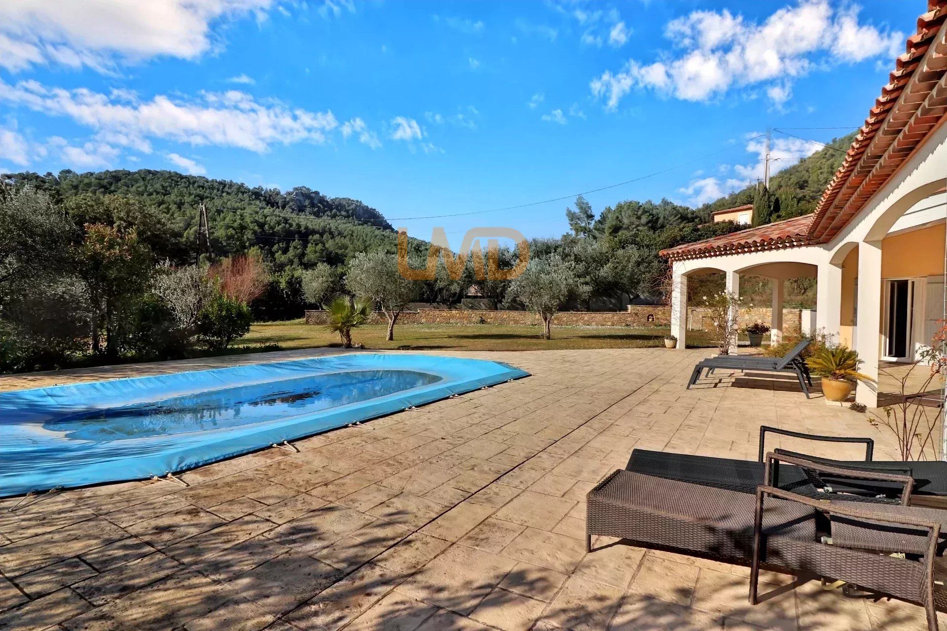 casa en Auriol, Provence-Alpes-Cote d'Azur 12890199