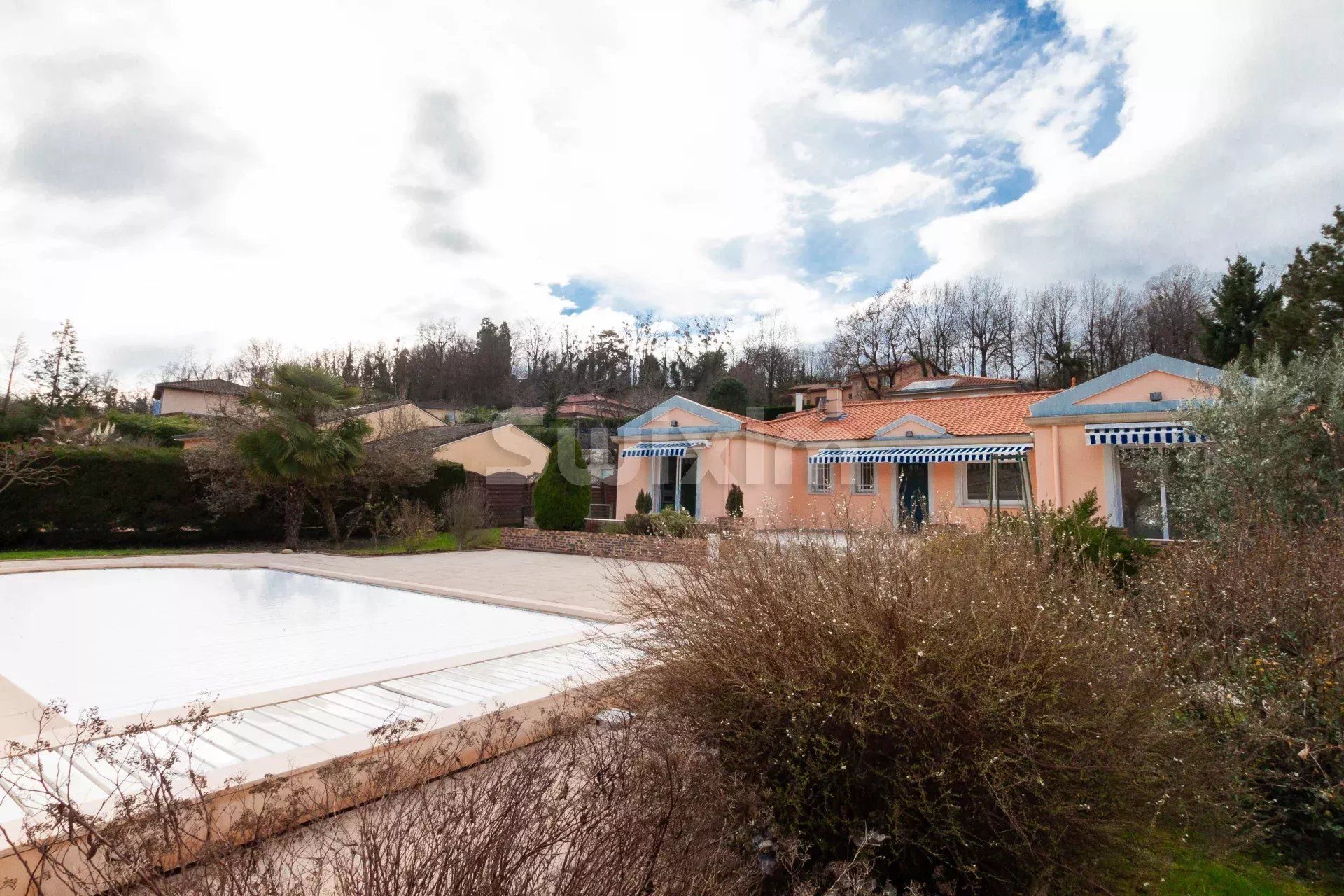 Residential in Civrieux-d'Azergues, Rhône 12890409