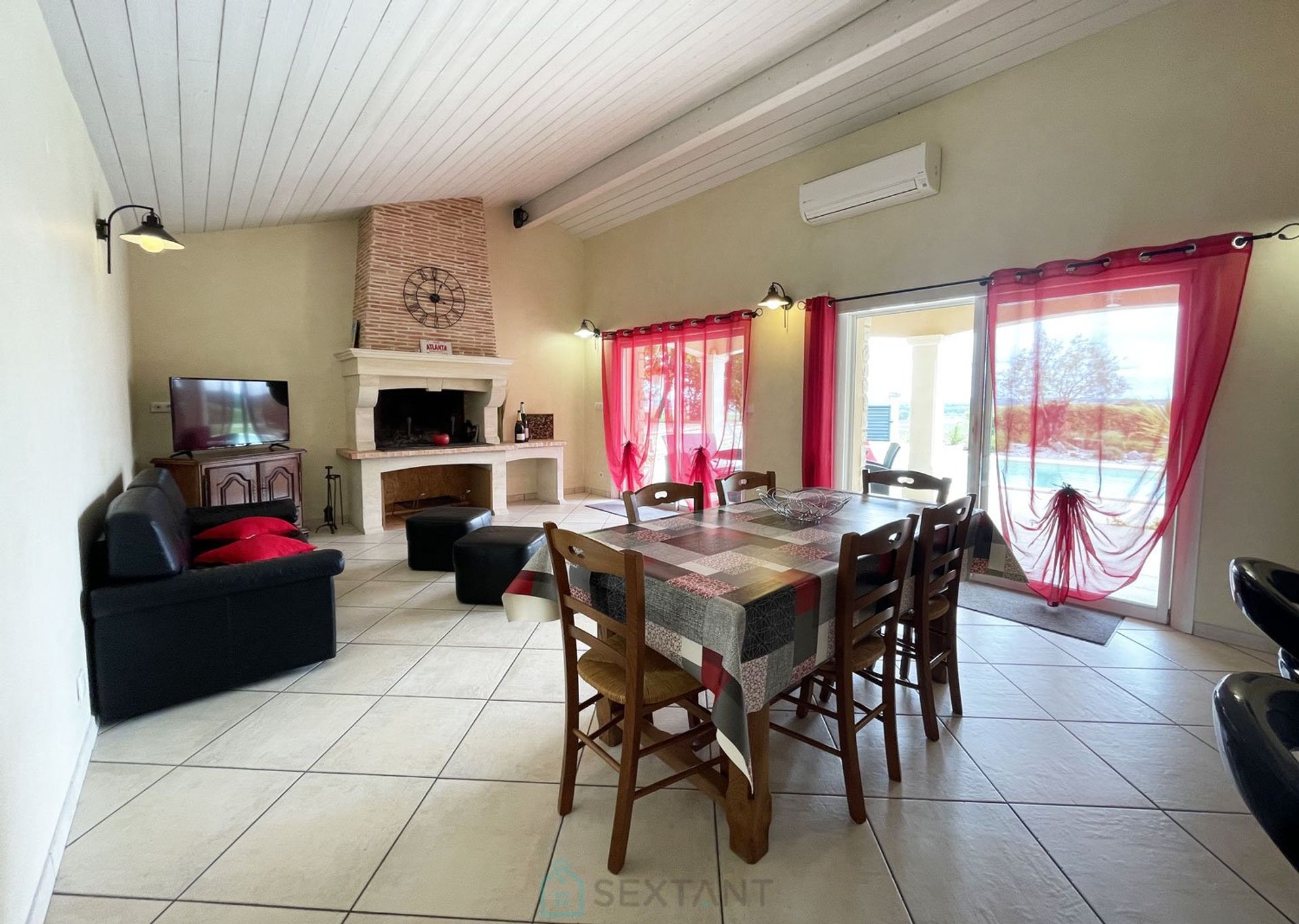 House in Barbezieux-Saint-Hilaire, Nouvelle-Aquitaine 12890749