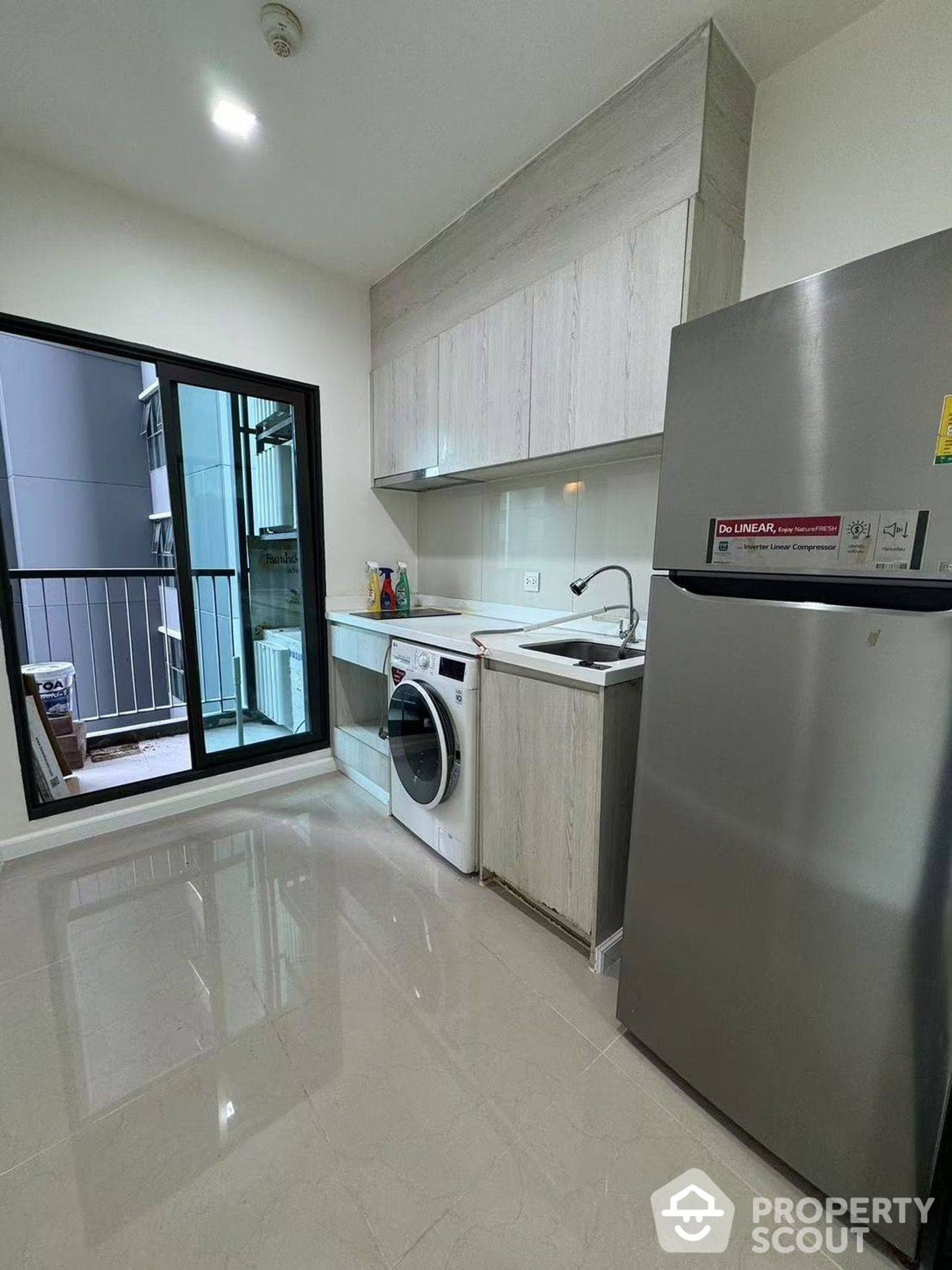 Condominium in Phra Khanong, Krung Thep Maha Nakhon 12890785