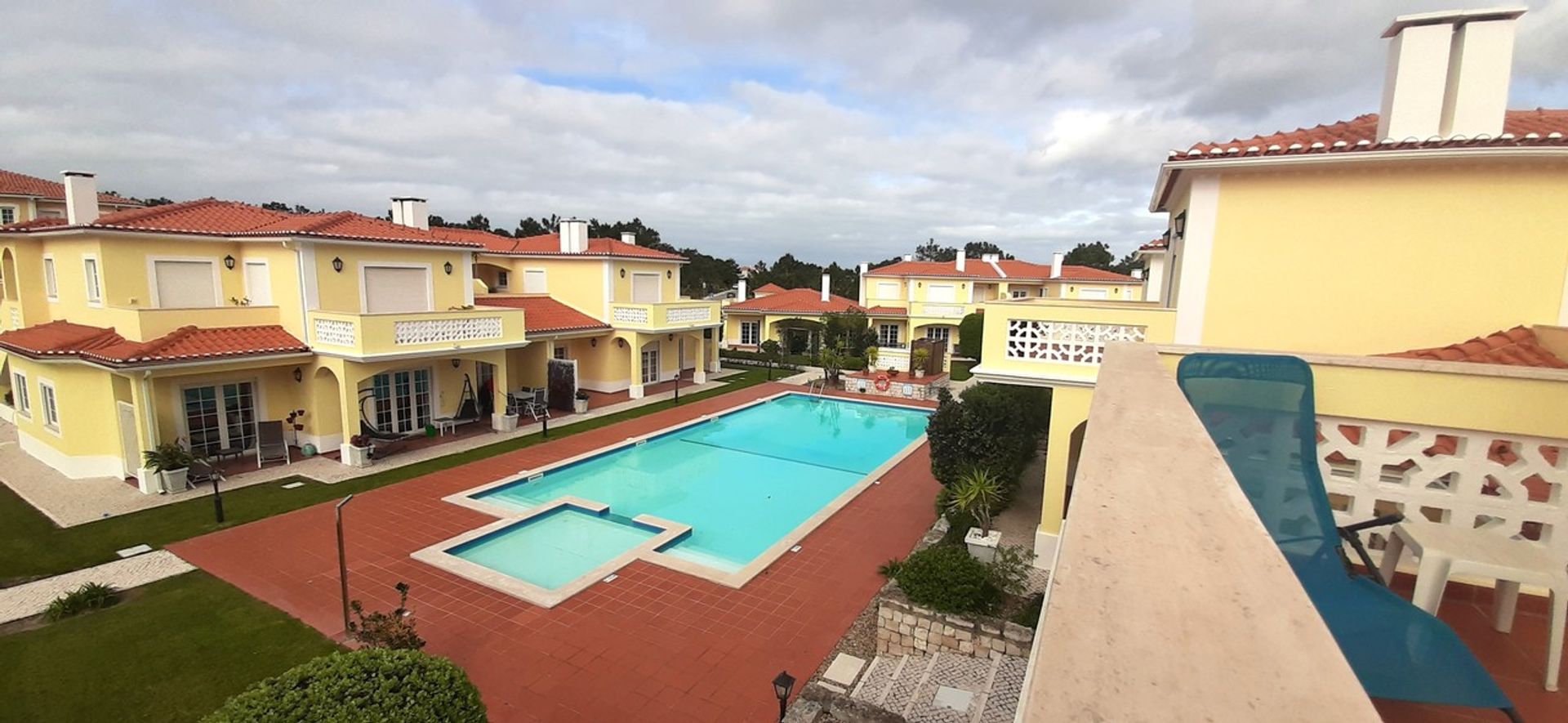 Condominium in Ferrel, Leiria 12890786