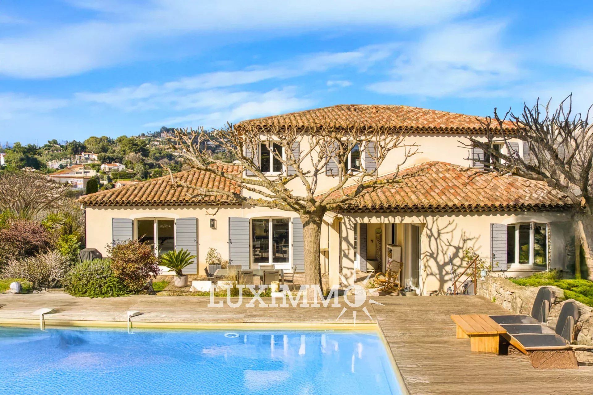 σπίτι σε Mougins, Alpes-Maritimes 12890933