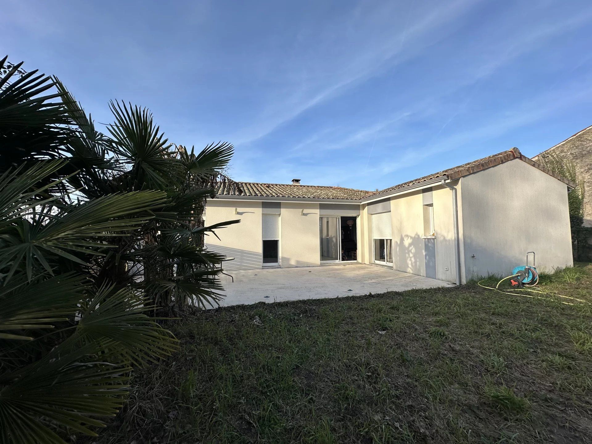 House in Saint-Ciers-sur-Gironde, Nouvelle-Aquitaine 12891412