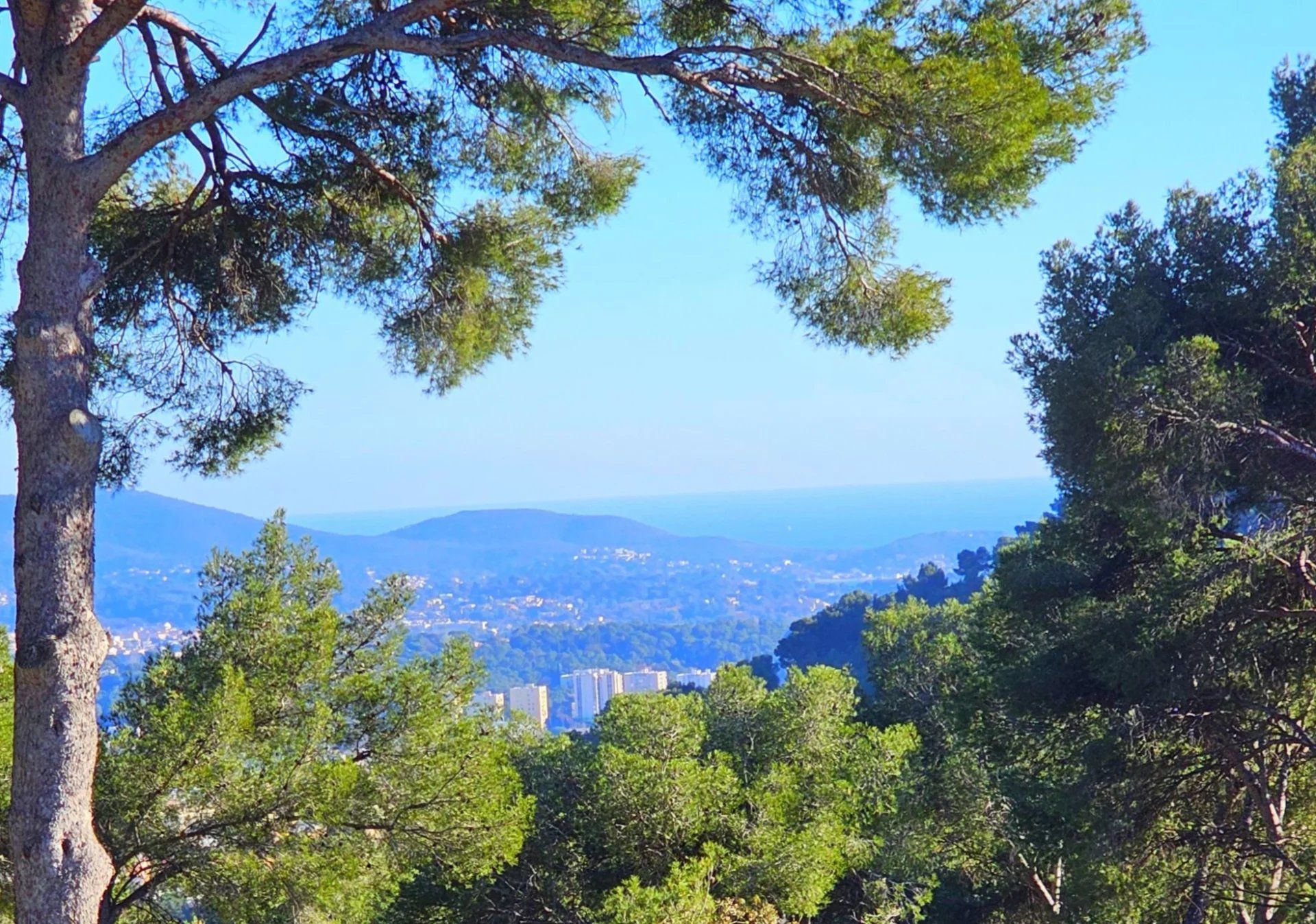 Talo sisään La Valette-du-Var, Provence-Alpes-Cote d'Azur 12891850