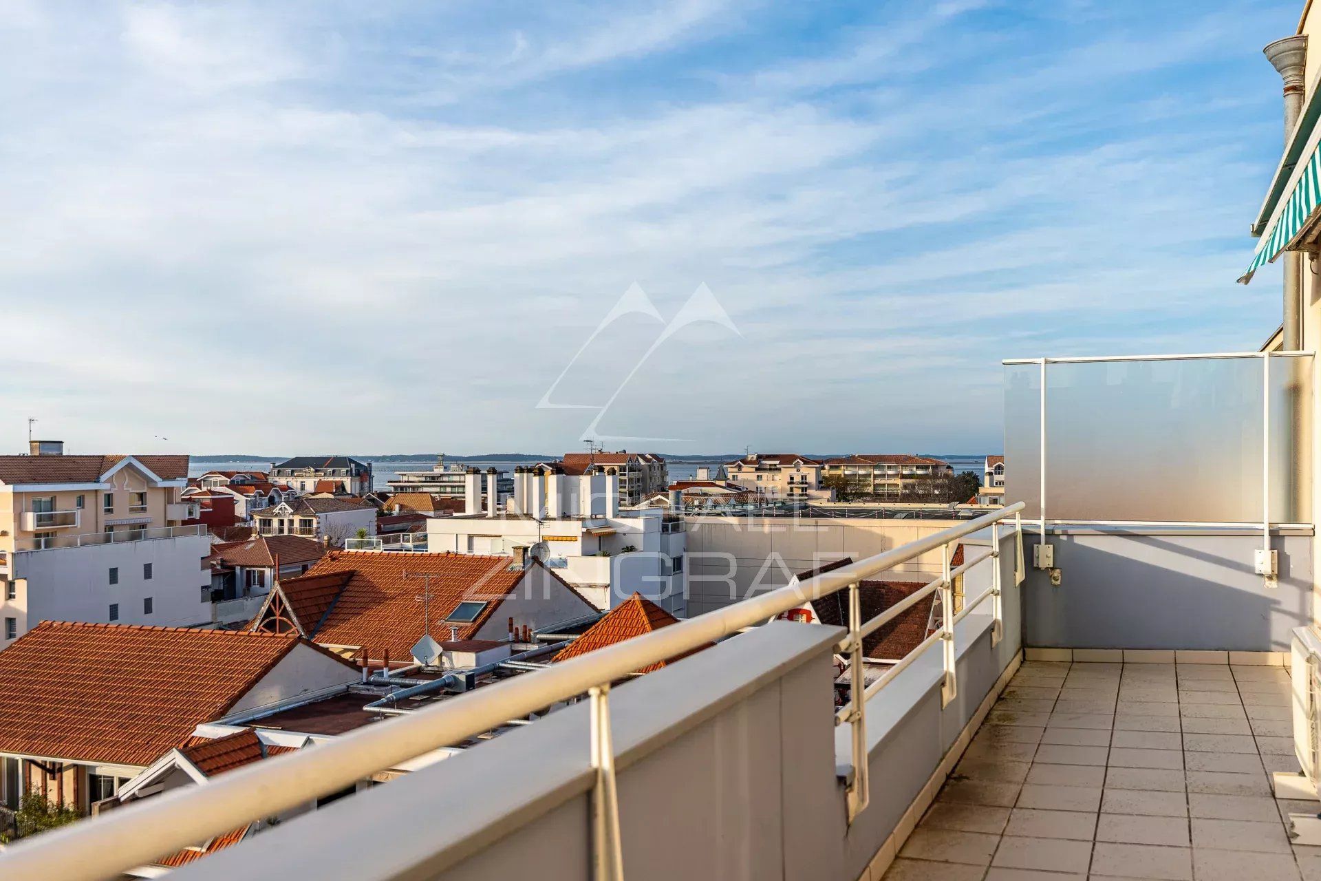 Condominium in Arcachon, Nouvelle-Aquitaine 12891870