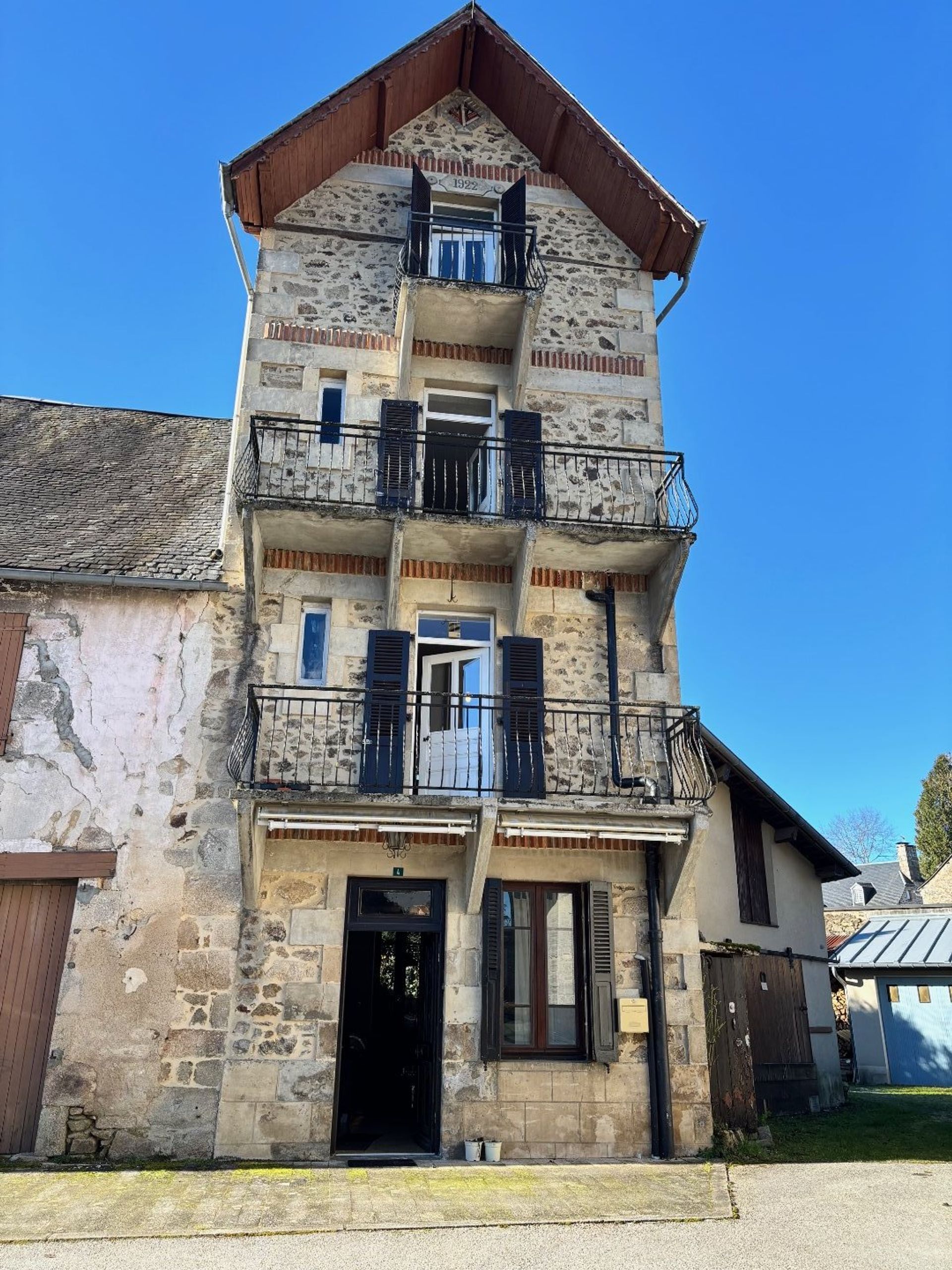 House in Chamberet, Nouvelle-Aquitaine 12892075